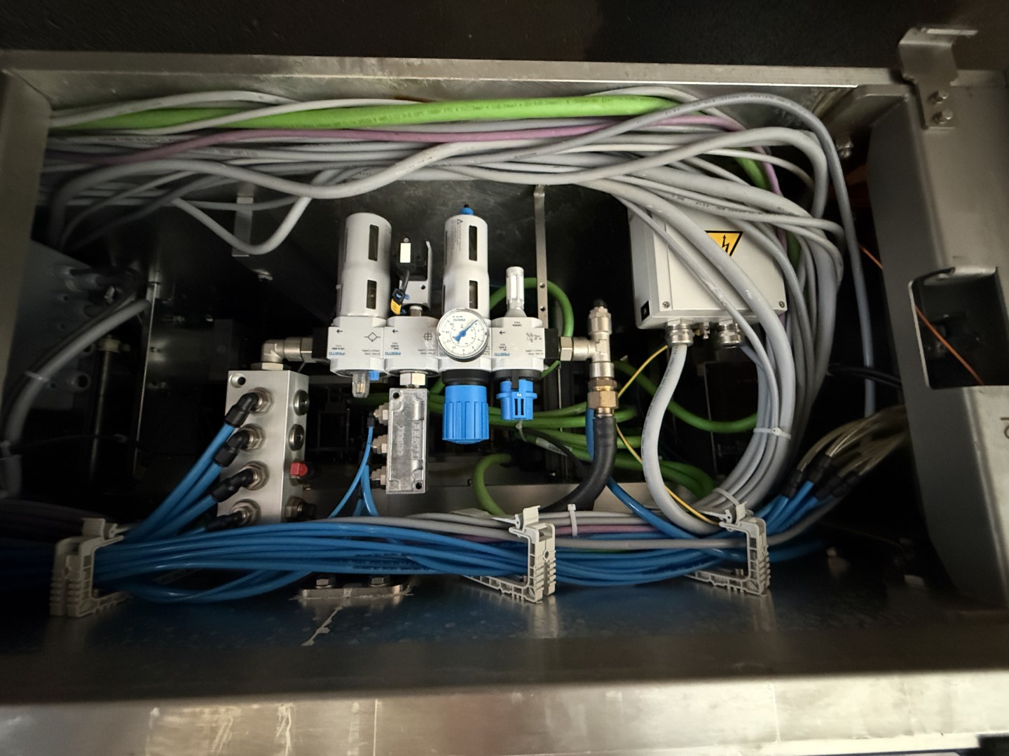 Used Cup filling and sealing machine Grunwald Rotary 12.000E/1-/2