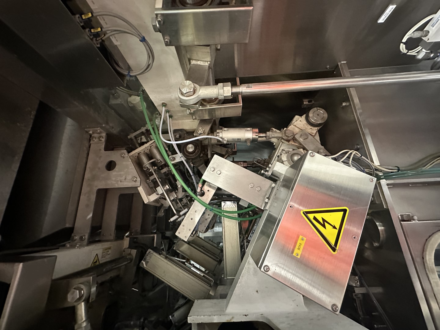 Used Aseptic Carton Filling Line: Shikoku S-PS80HA + 3x Elopak PLA-S30 Applicator + Oystar A+F Packer