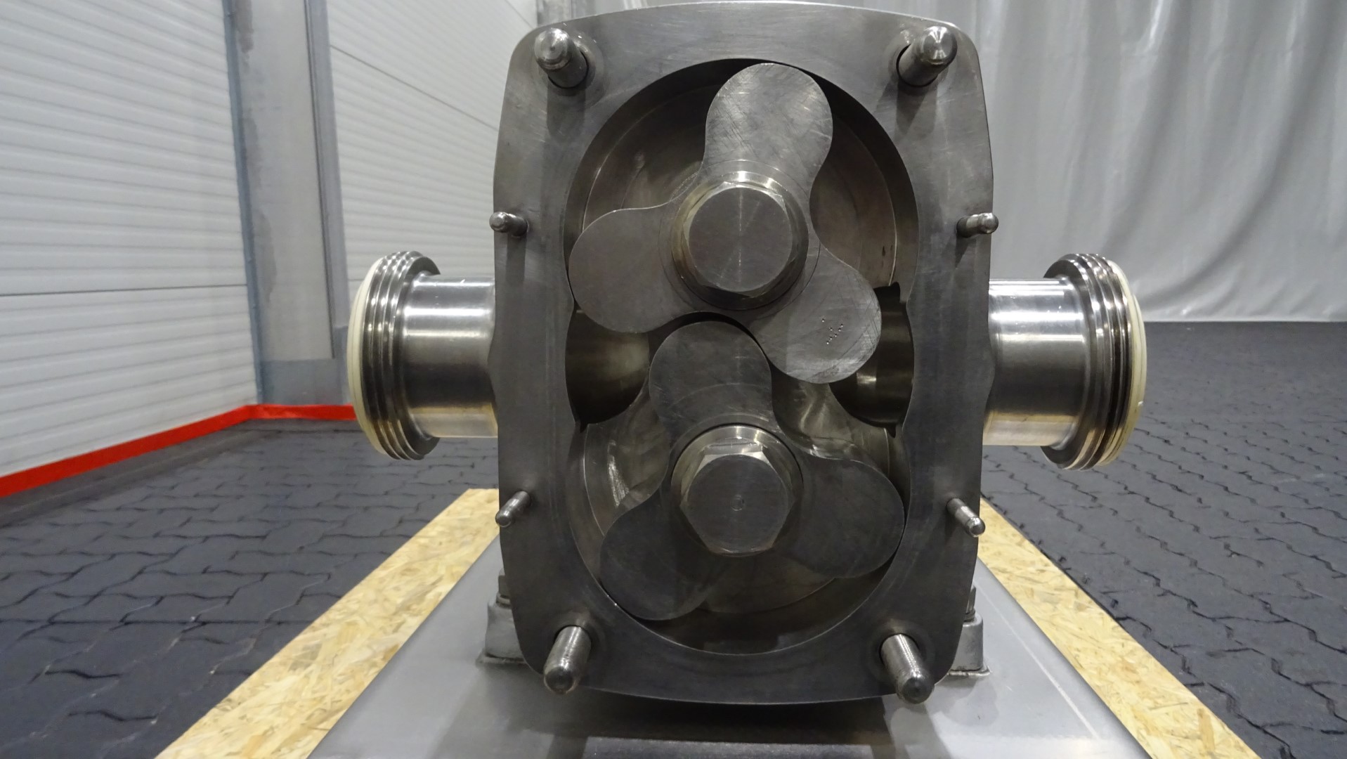 Used Rotary positive displacement pump / Lobe pump - APV CL3/078/20