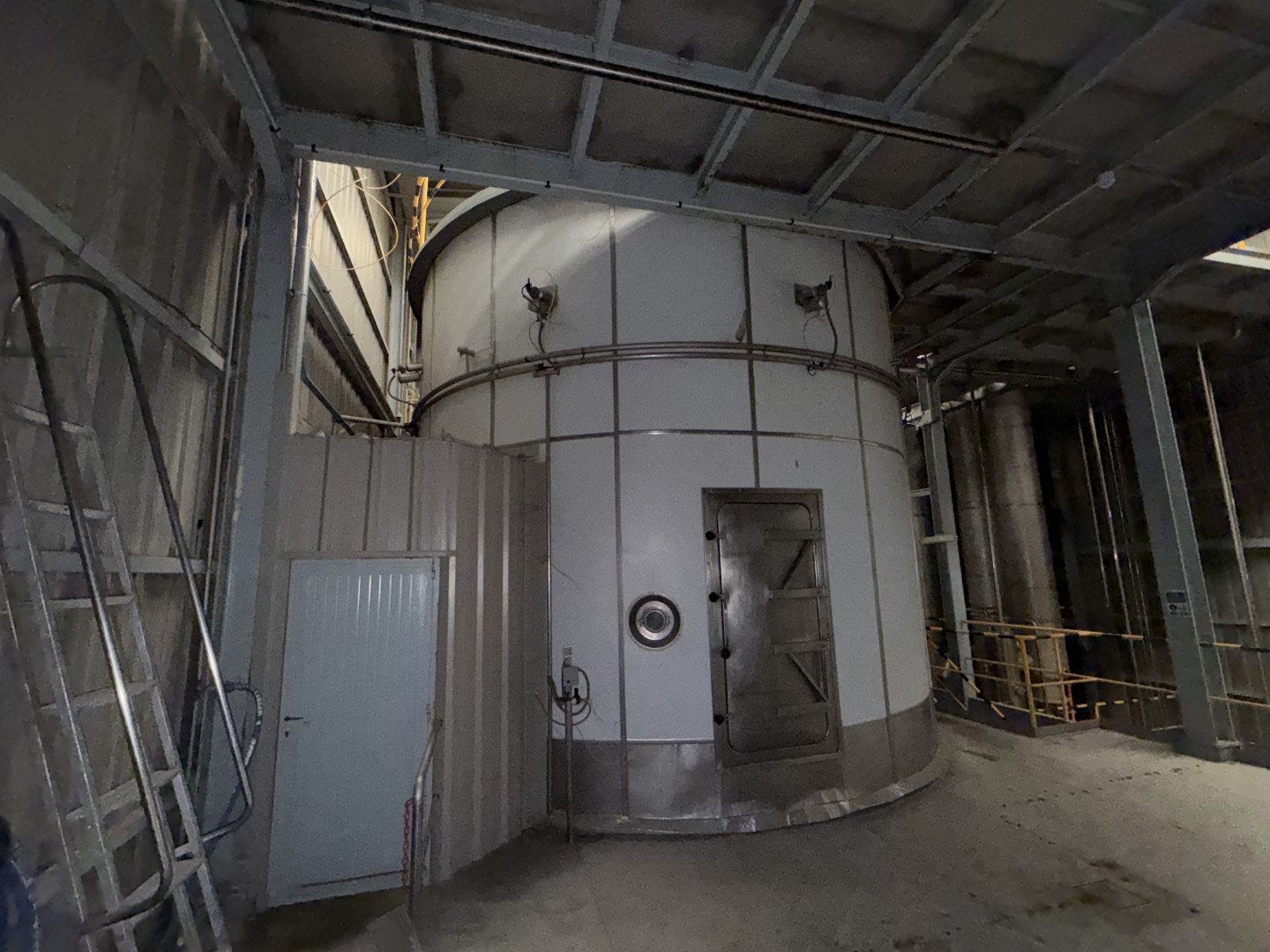 Used Complete GEA Niro Atomizer powder plant with 4-Effect TVR Evaporator, Spray Dryer, Fluidbed Dryer, Cyrstallisation tanks and filling station