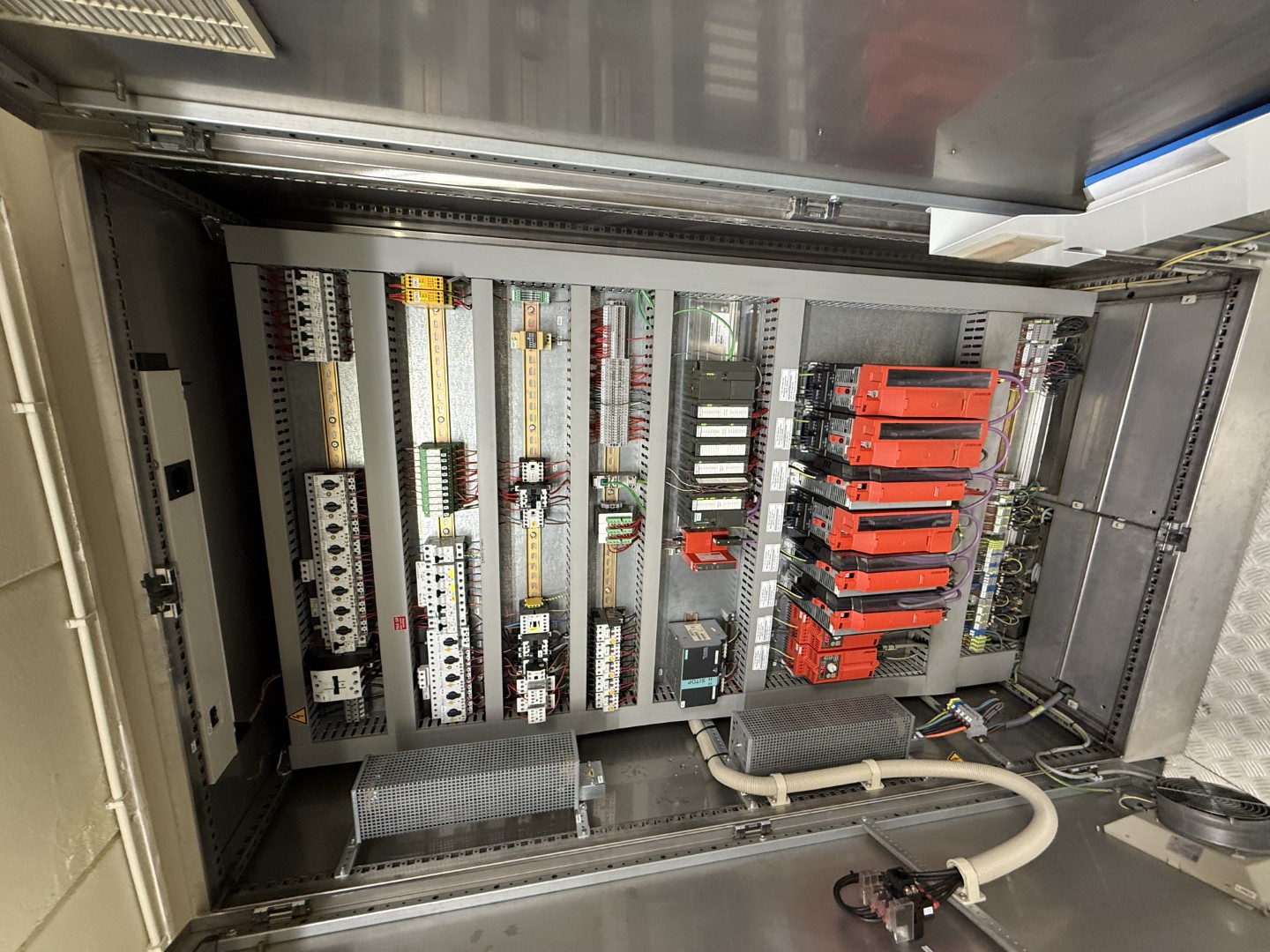 Used Complete can filling and closing line for liquids (nutrition) in 250 gram aluminium cans