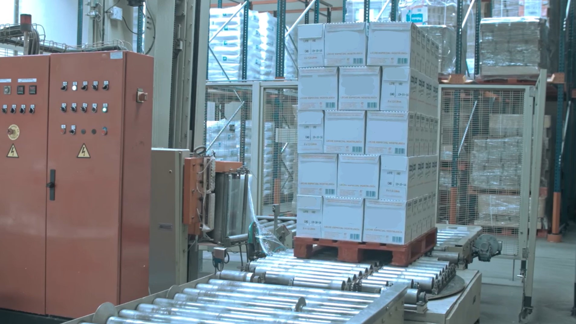 Used Bottle blowing, filling, closing, sterilizing, labelling and packing line for PE bottles of 1,5 liter with milk - Sidel / Remy / Stork