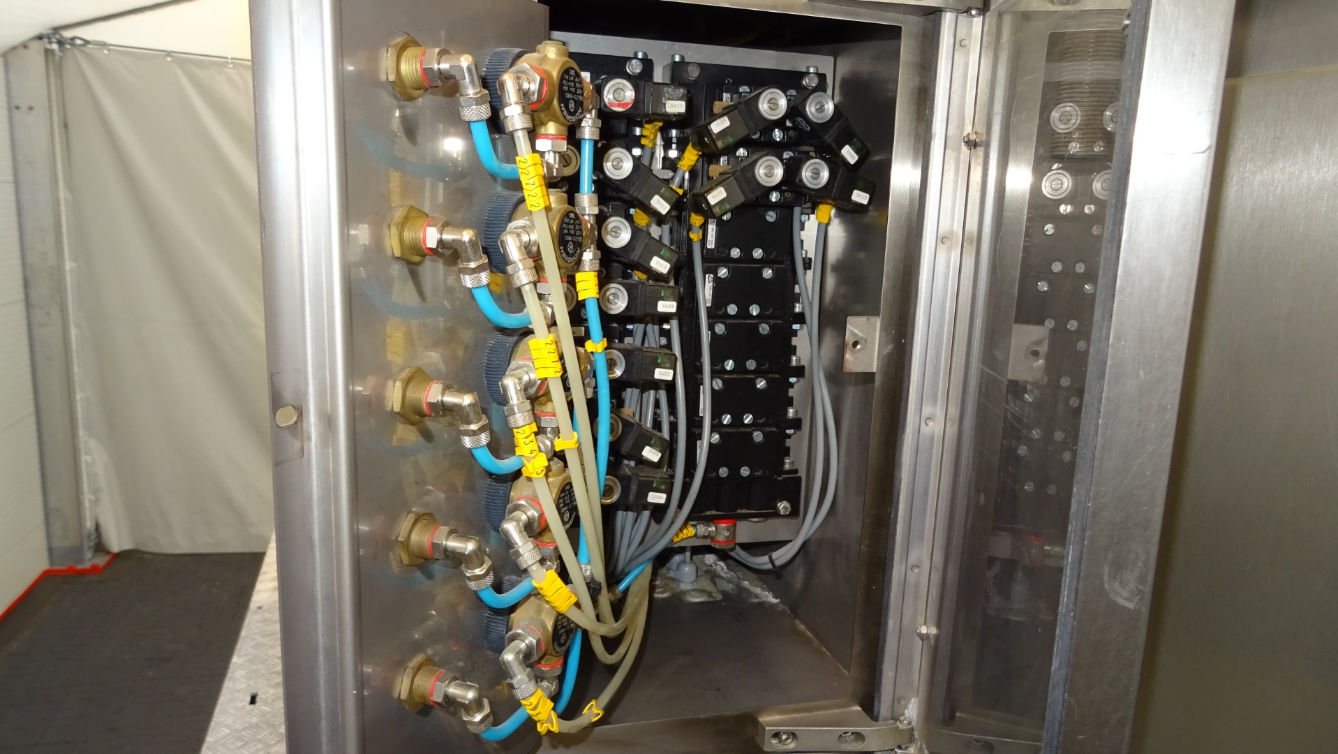 Used Aseptic Carton Filler - Tetra Pak TBA/8 - 100 V - 1.000 ml Slim