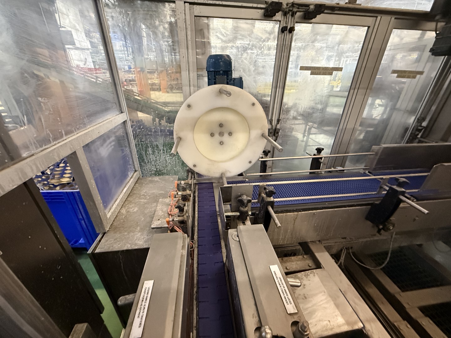 Used Filling, closing, labelling and packing line for plastic containers of 2 liter with fresh milk - Weightpack WFT 32.10.160