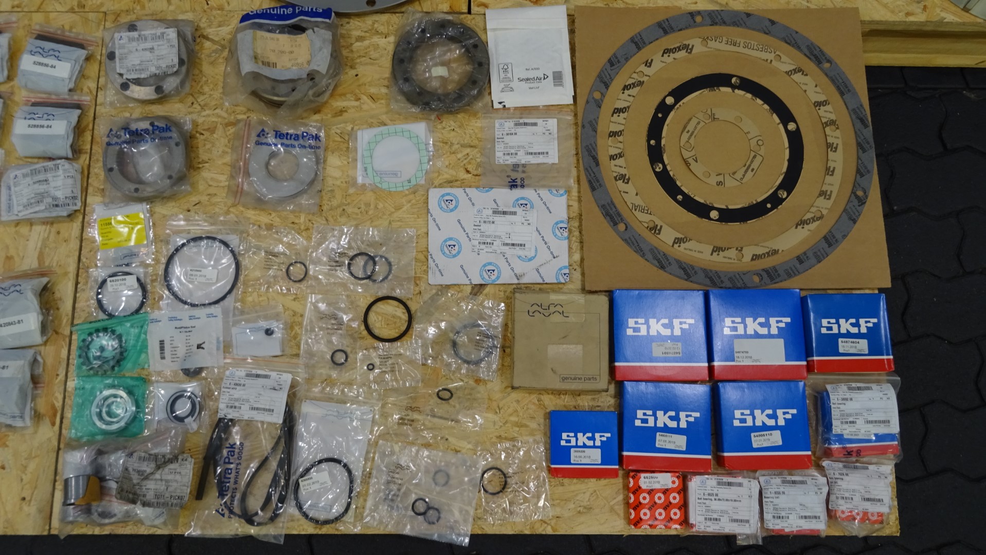 Used Incomplete Cream Separator Alfa Laval MRPX 214-74T with bowl and spare parts
