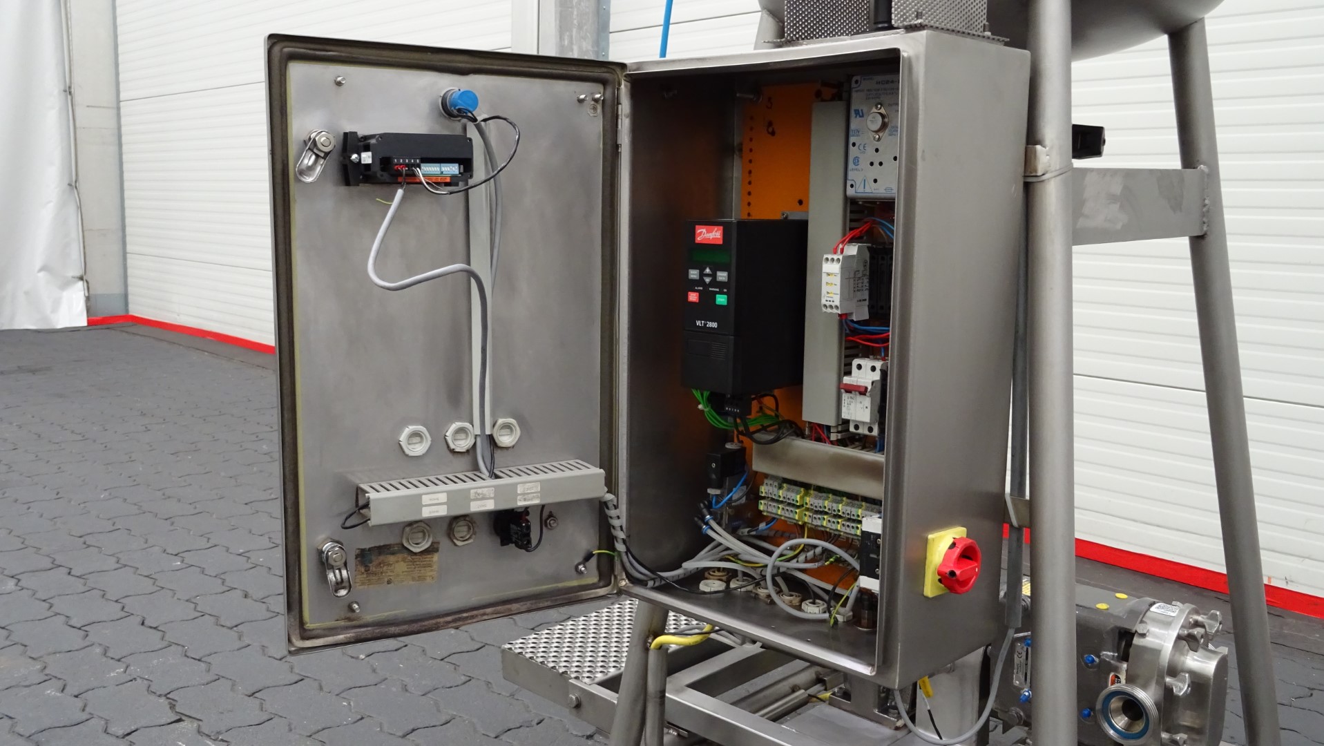 Used Rotary positive displacement pump / Lobe pump - Waukesha 015