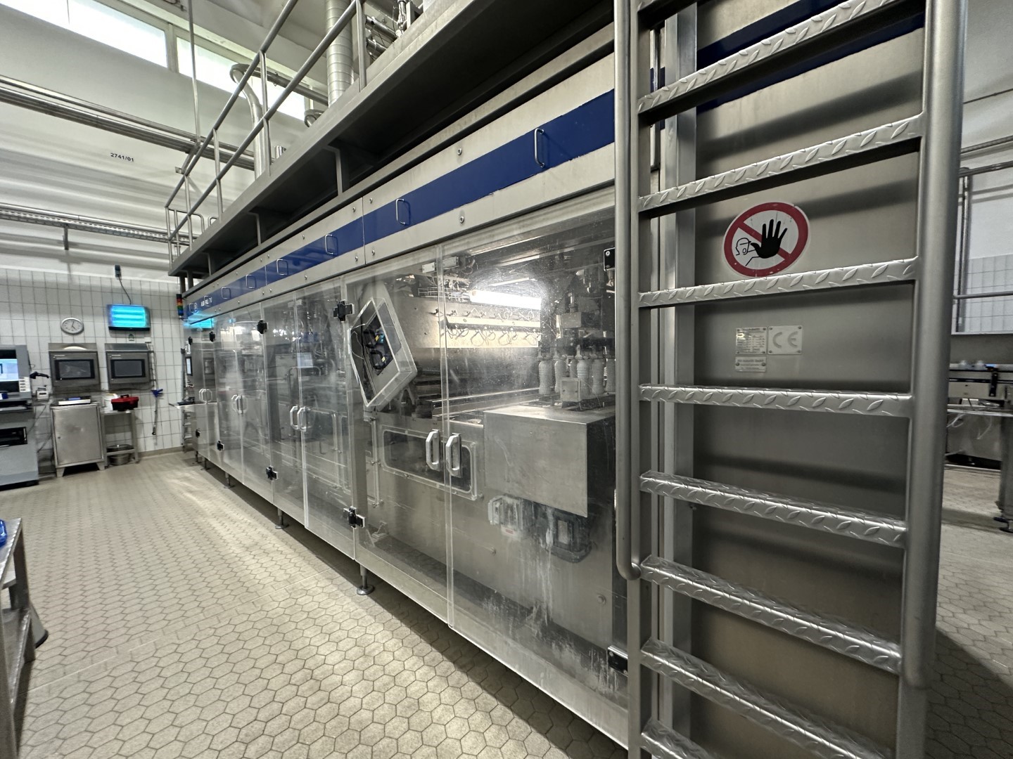 Used Aseptic PET Bottle filling machine - SIG Asbofill 710