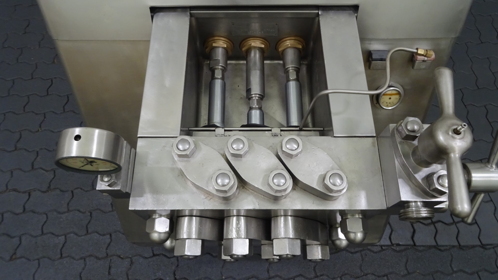 Used High Pressure Homogeniser APV Gaulin 1056 MC 18-5TPSX
