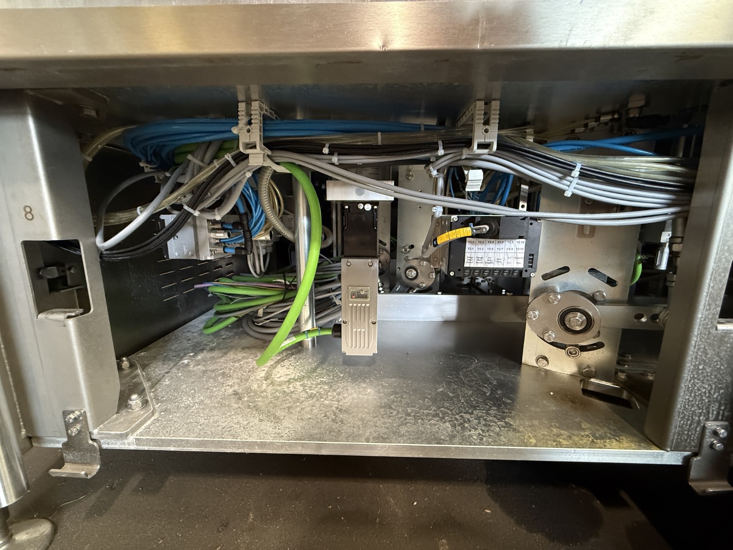 Used Cup filling and sealing machine Grunwald Rotary 12.000E/1-/2