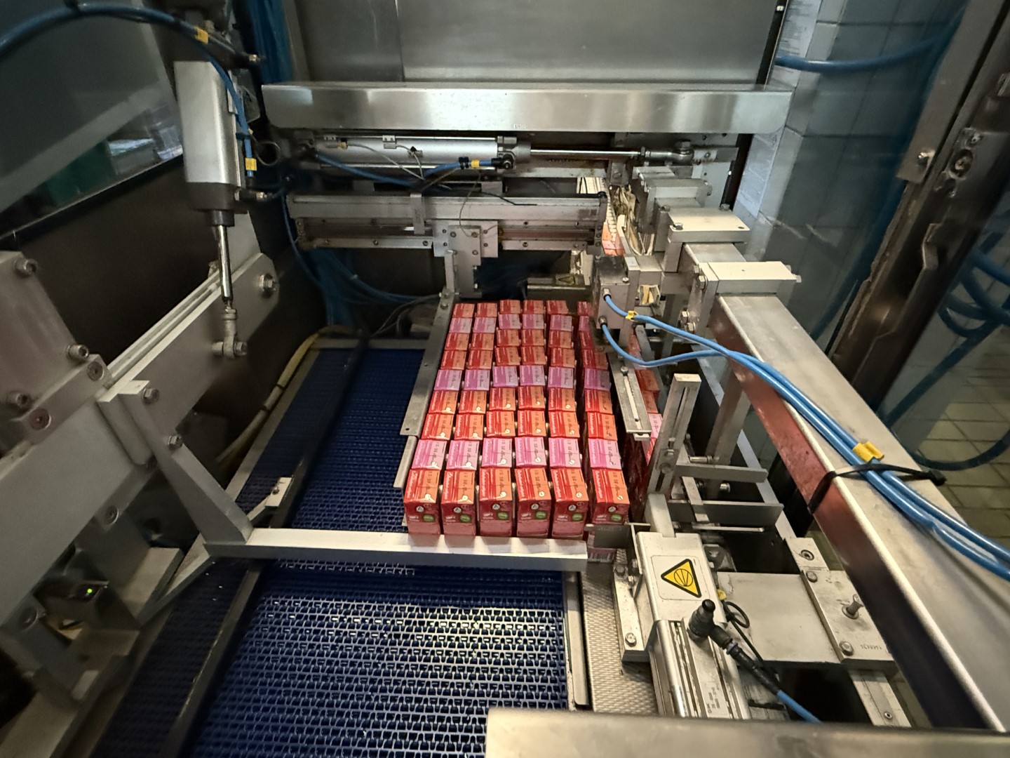 Used Aseptic Carton Filling Line: Tetra Pak TBA/19 - 30 V - 200 ml Slim + Easy Ride + TSA 21 + CBP 70