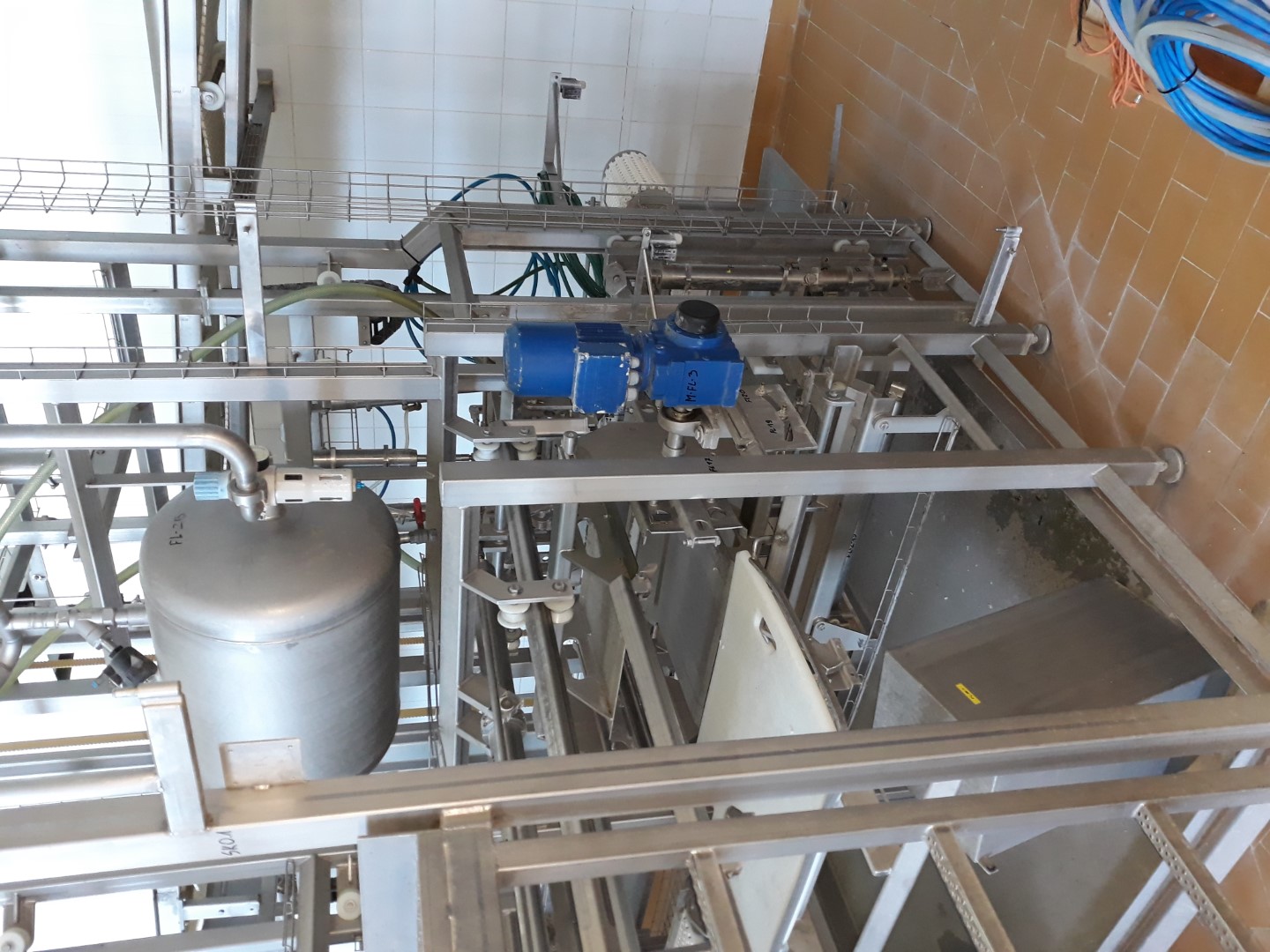 Used Gouda Euroblock Cheese Plant for 100.000 liter of milk per day - 10.000 kg of Gouda cheese per day