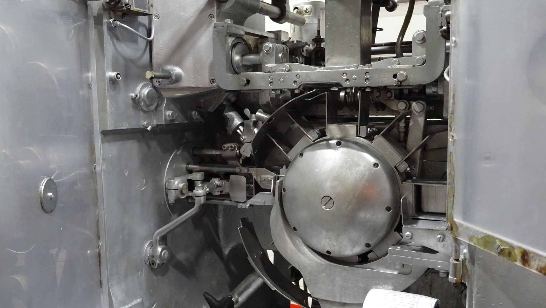 Used Fully Automatic High Speed Packaging Machine for Margarine Benhil Multipack 8148