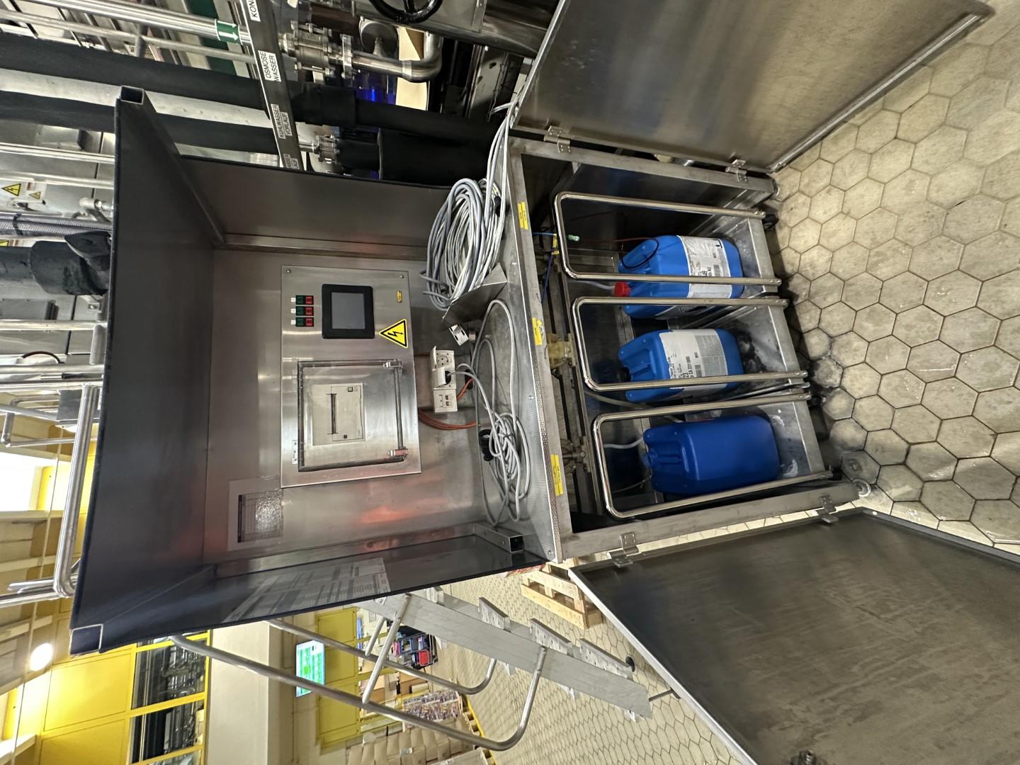 Used Aseptic Carton Filling Line: Shikoku S-PS80HA + 3x Elopak PLA-S30 Applicator + Oystar A+F Packer