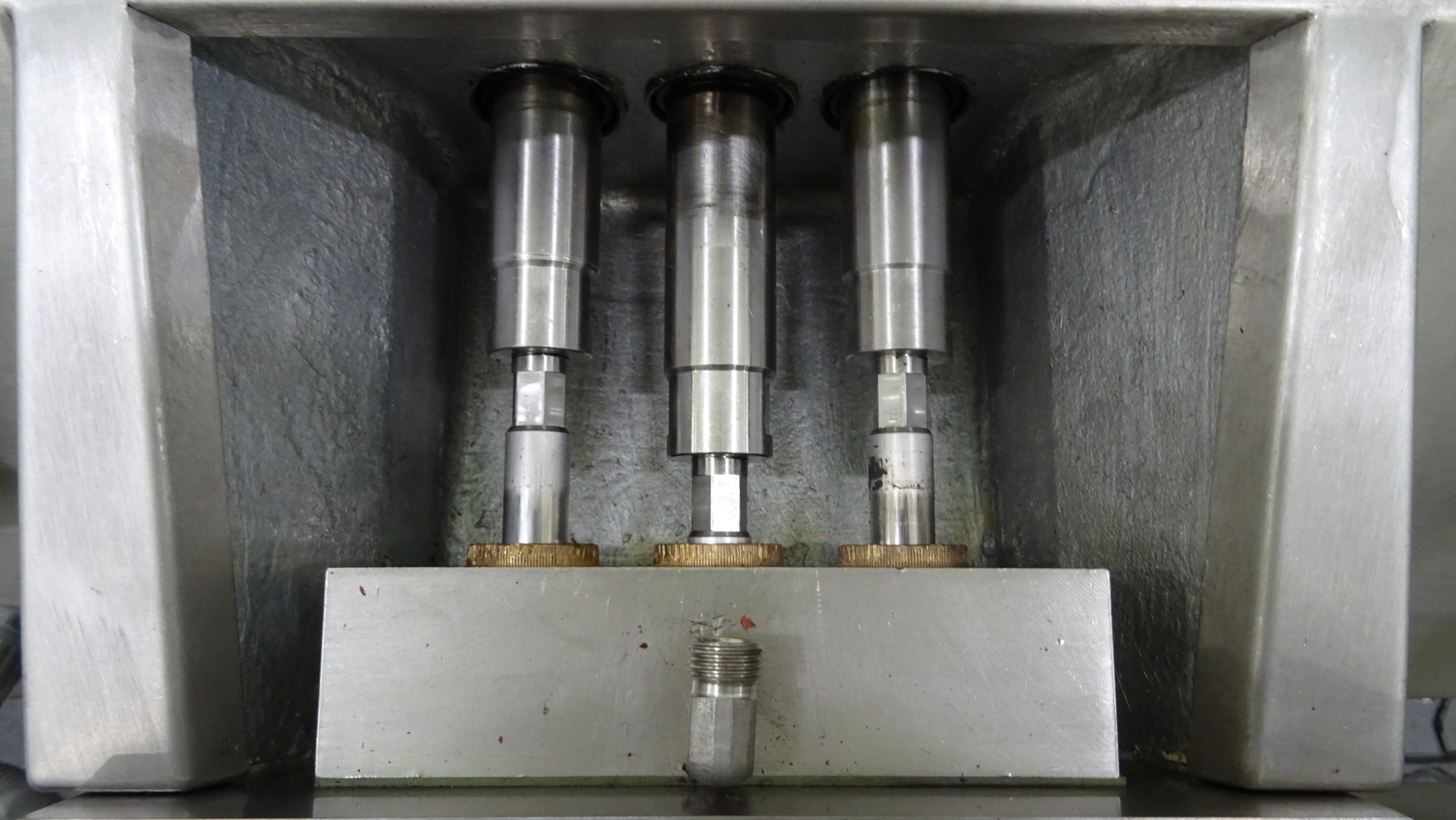 Used High Pressure Aseptic Homogeniser APV Gaulin 79 MC 2-5TBSX