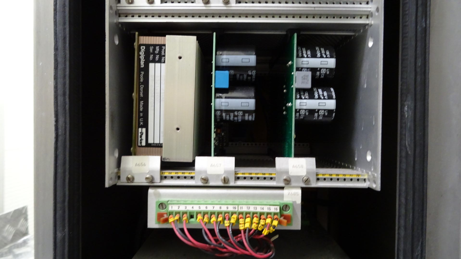 Used Aseptic Carton Filler - Tetra Pak TBA/8 - 100 V - 1.000 ml Slim