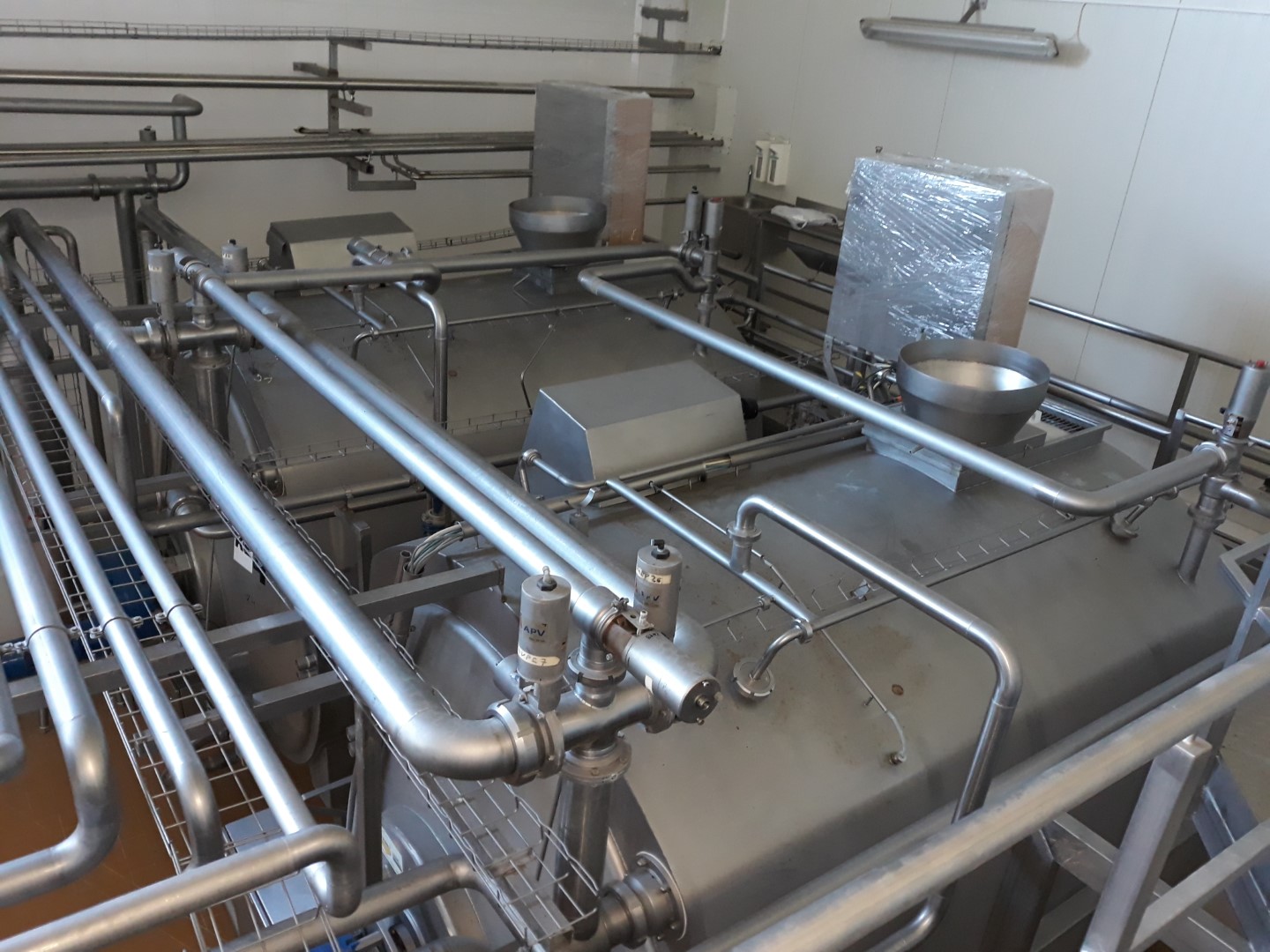 Used Gouda Euroblock Cheese Plant for 100.000 liter of milk per day - 10.000 kg of Gouda cheese per day