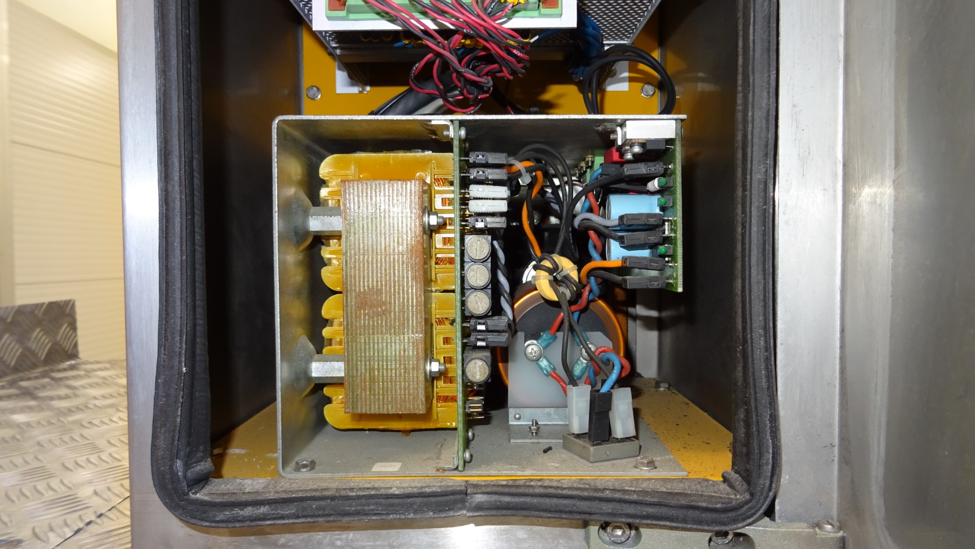 Used Aseptic Carton Filler - Tetra Pak TBA/8 - 100 V - 1.000 ml Slim