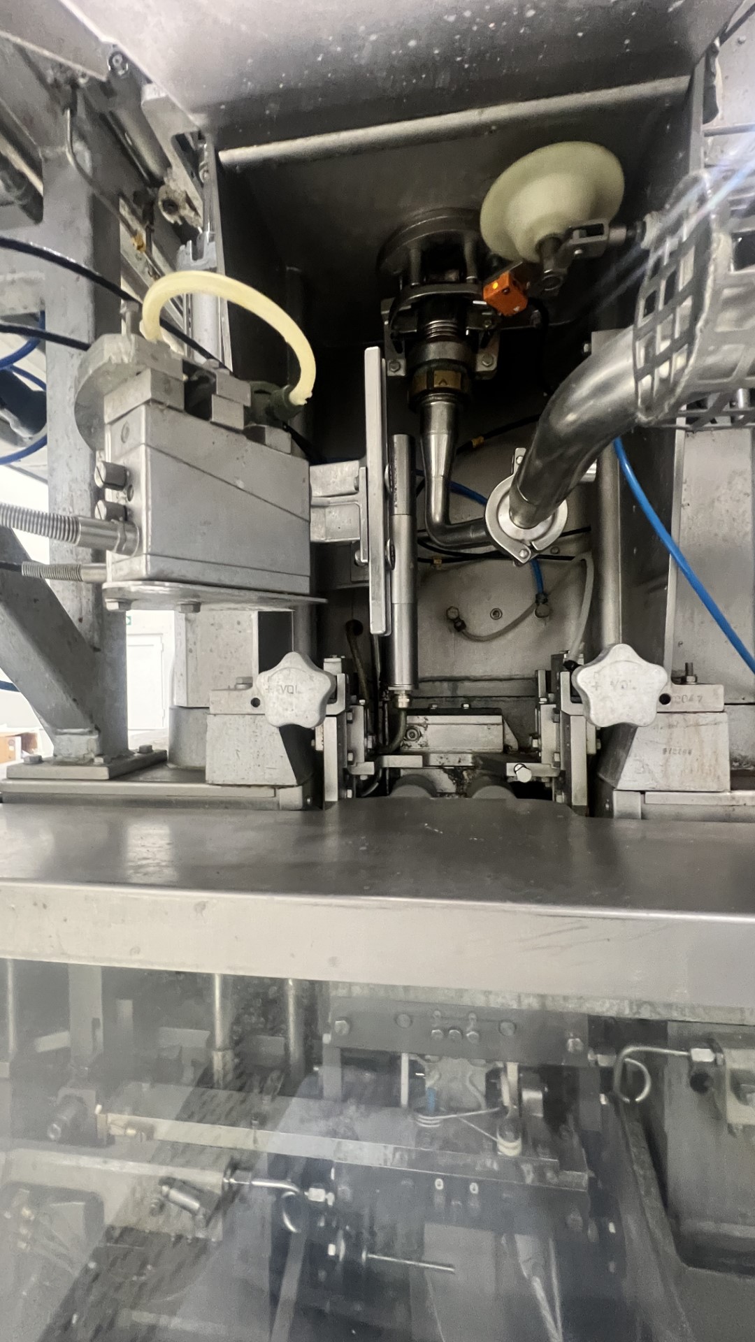 Used Aseptic carton filler Tetra Pak TBA/19 - 10 V - 200 ml Slim