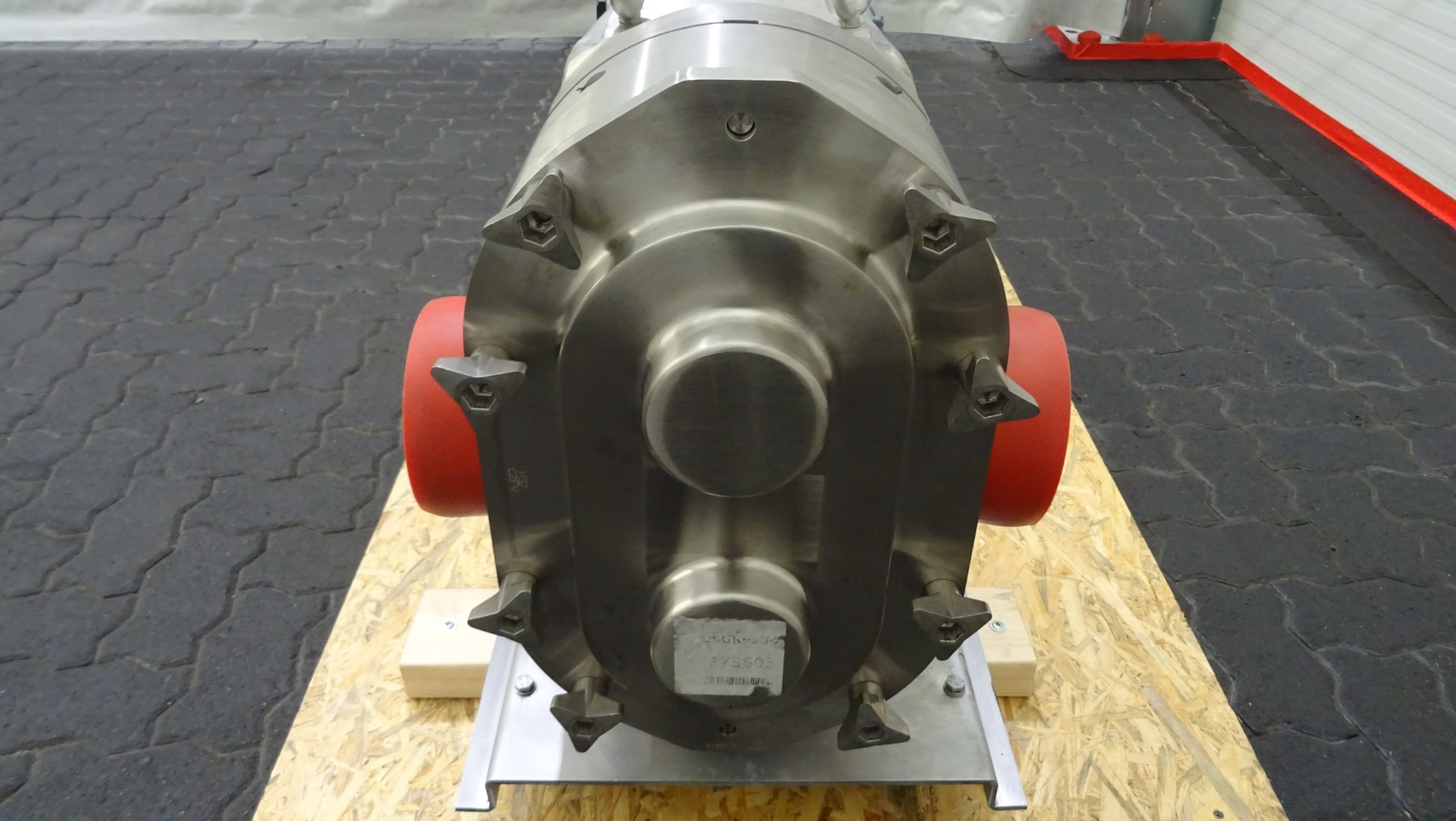 Used Rotary positive displacement pump / Lobe pump - SPX Waukesha Cherry-Burrell 220 U1