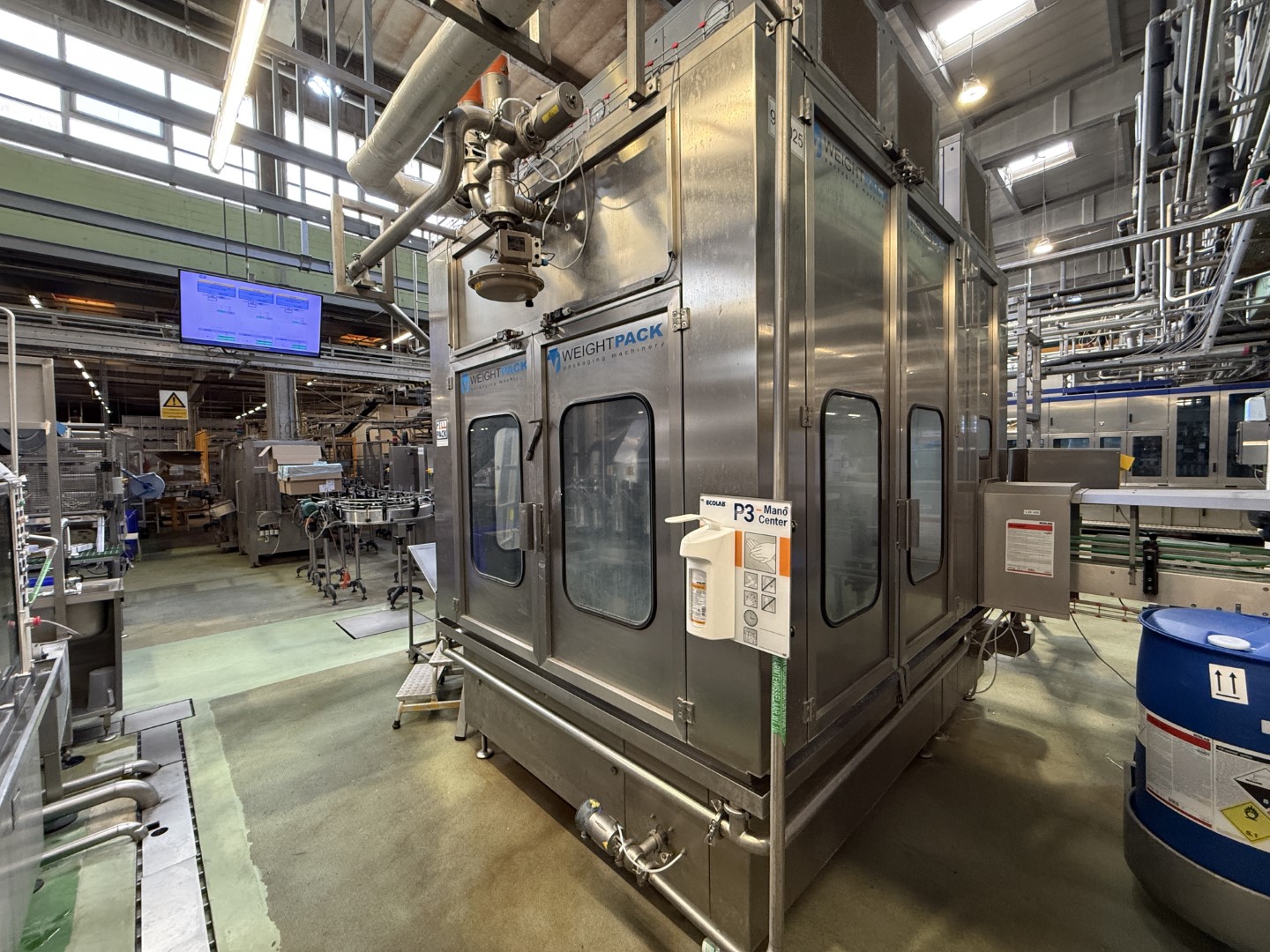 Used Filling, closing, labelling and packing line for plastic containers of 2 liter with fresh milk - Weightpack WFT 32.10.160