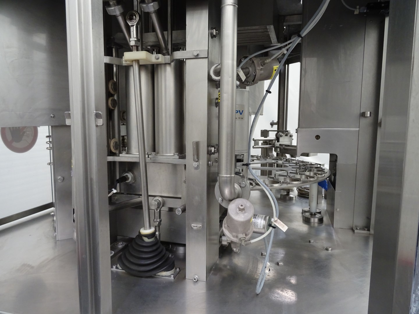 Used Cup filling and sealing machine Ampack Ammann ARL8/2