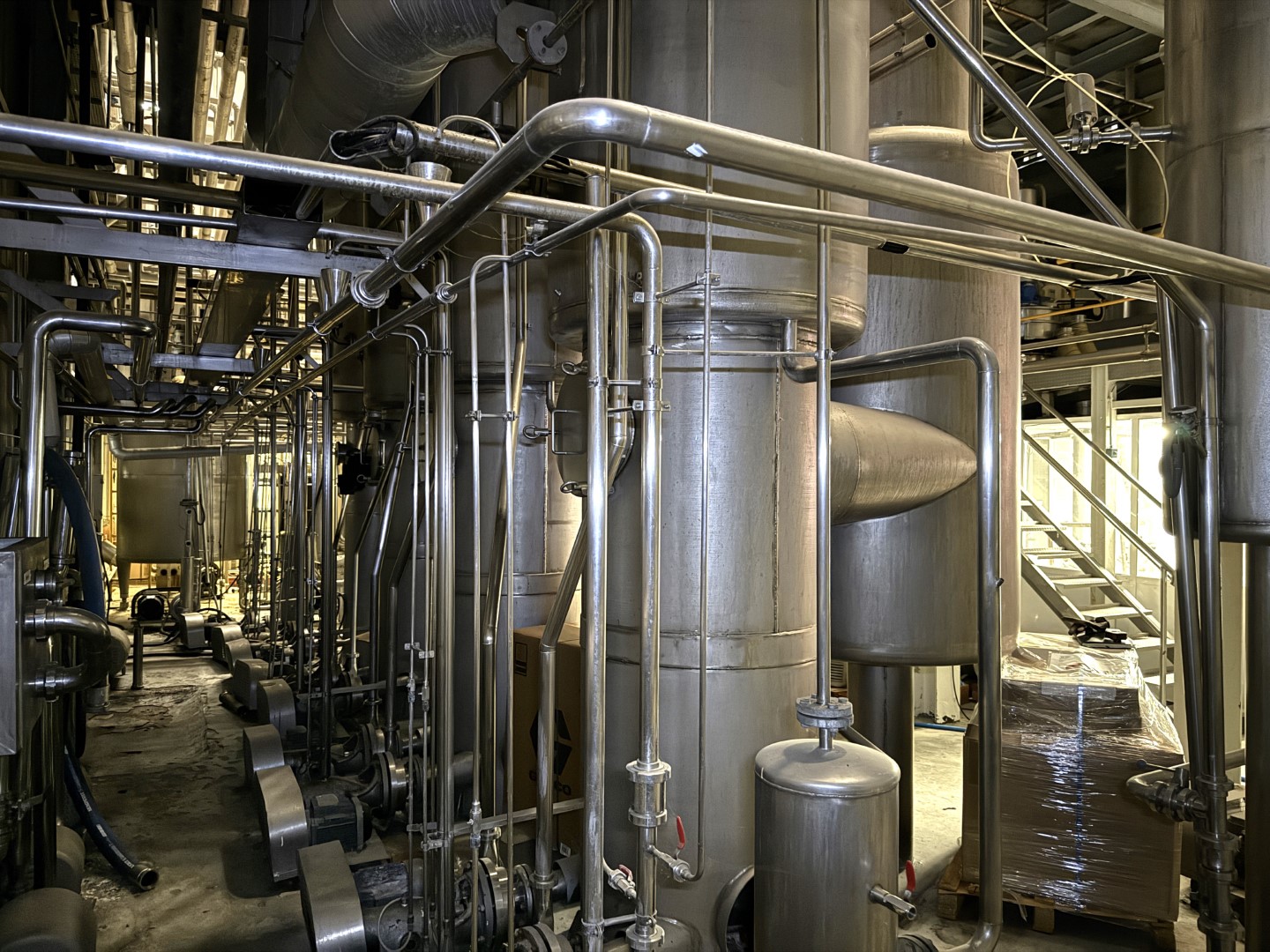 Used Complete GEA Niro Atomizer powder plant with 4-Effect TVR Evaporator, Spray Dryer, Fluidbed Dryer, Cyrstallisation tanks and filling station