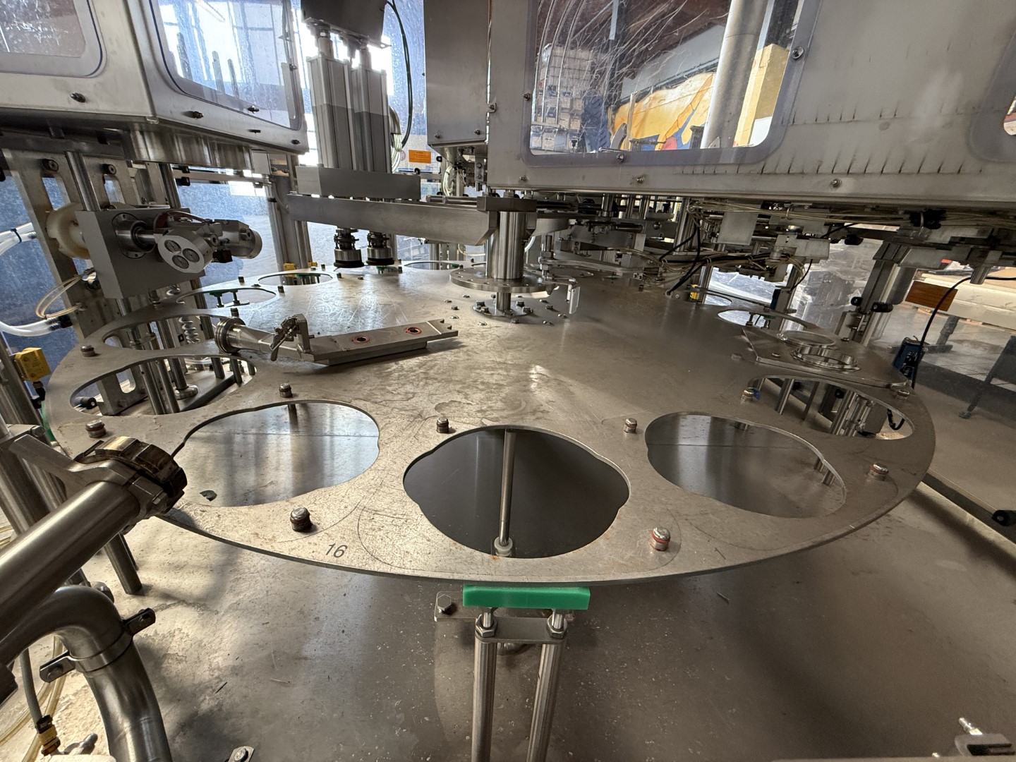 Used Cup filling and sealing machine Grunwald Rotary 12.000E/1-/2