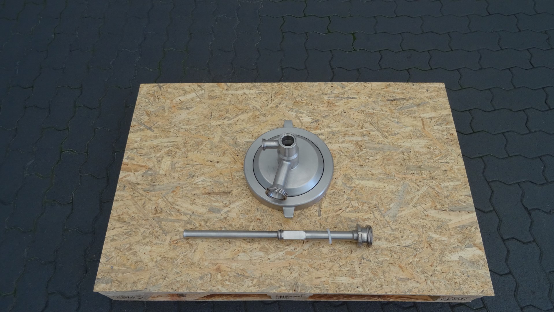Used Outlet with nut + Cream outlet + Outlet pipe Alfa Laval MRPX 214 - 314 TGV Separators