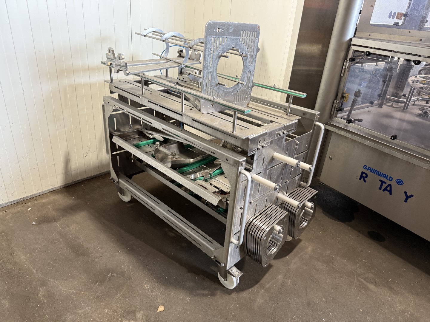 Used Cup filling and sealing machine Grunwald Rotary 12.000E/1-/2