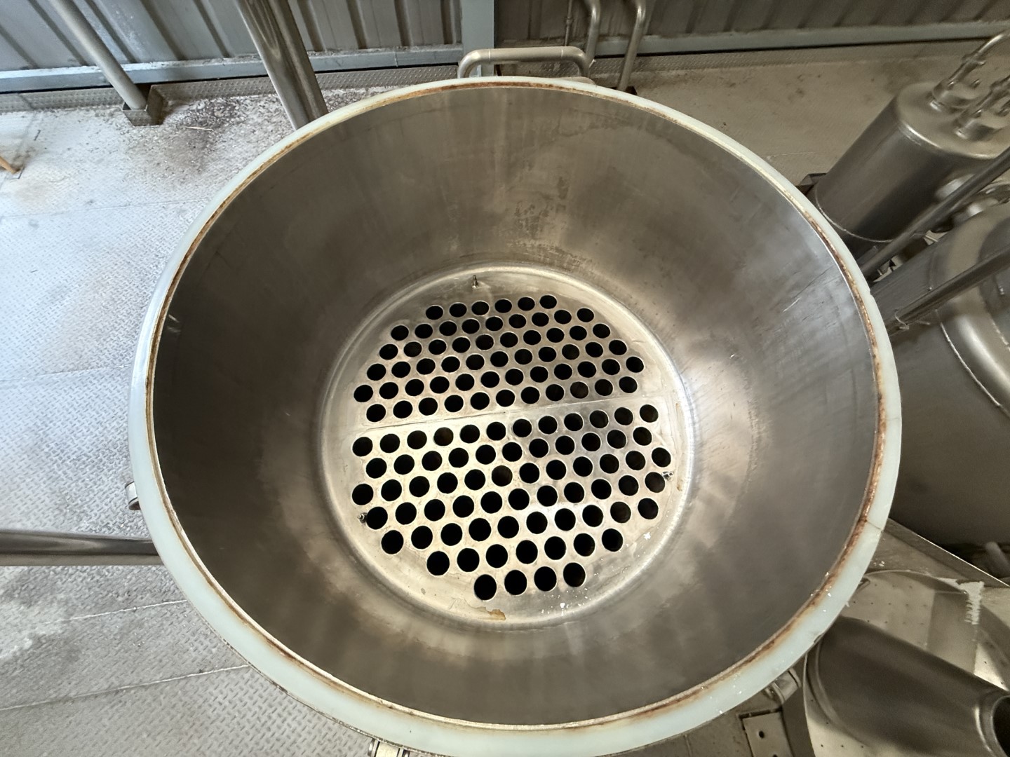Used Complete GEA Niro Atomizer powder plant with 4-Effect TVR Evaporator, Spray Dryer, Fluidbed Dryer, Cyrstallisation tanks and filling station
