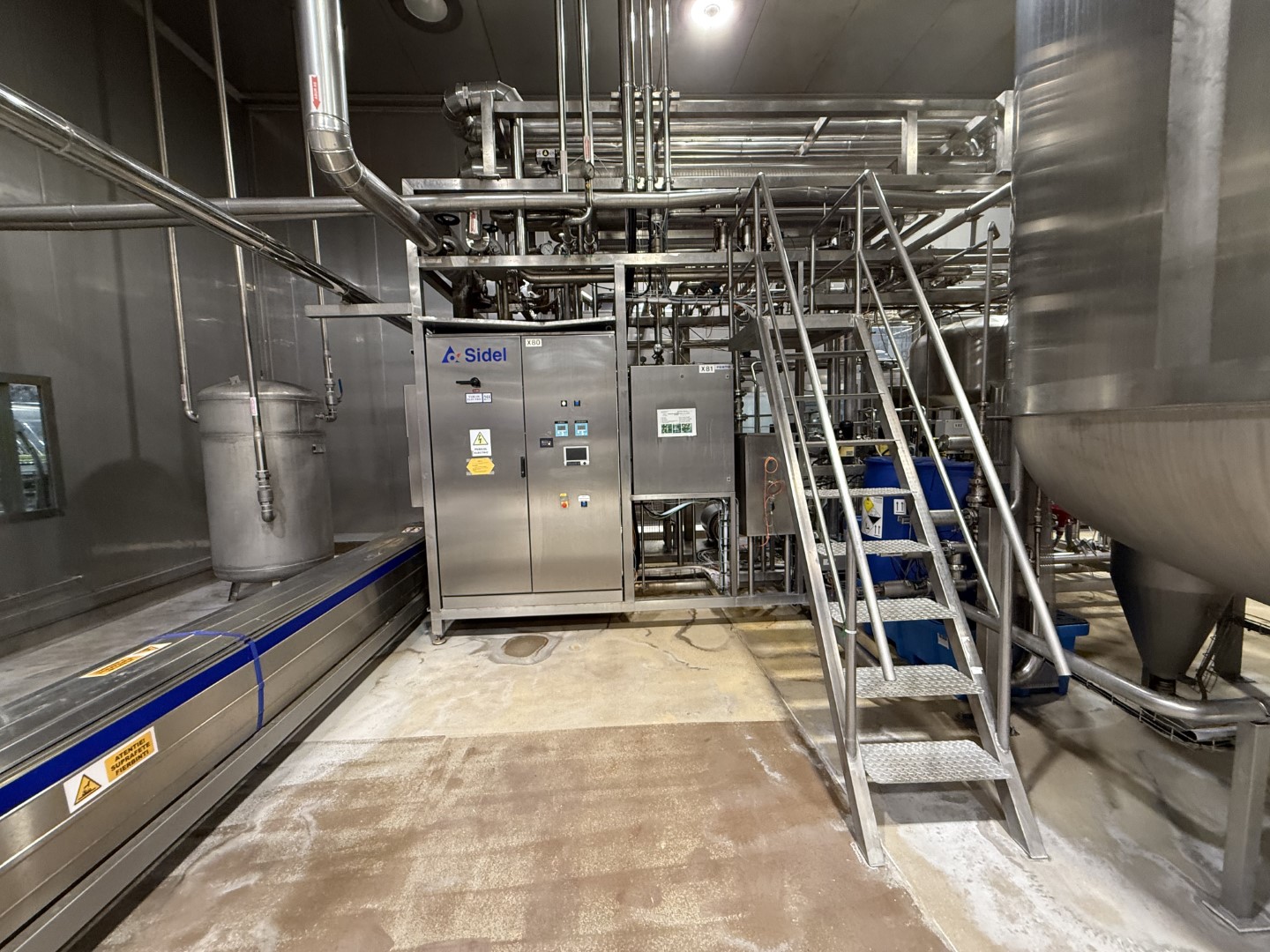 Used Processing plant, bottle blowing, filling, closing, labelling and packing line for PET bottles of 0,4/0,5/1,5 liter - Tetra Pak / Sidel