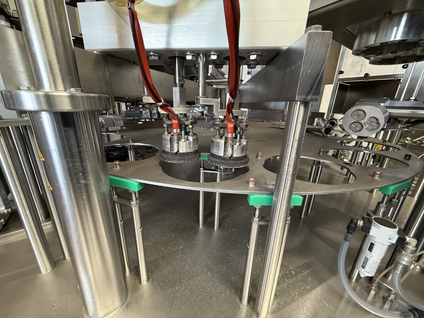 Used Cup filling and sealing machine Grunwald Rotary 12.000E/1-/2