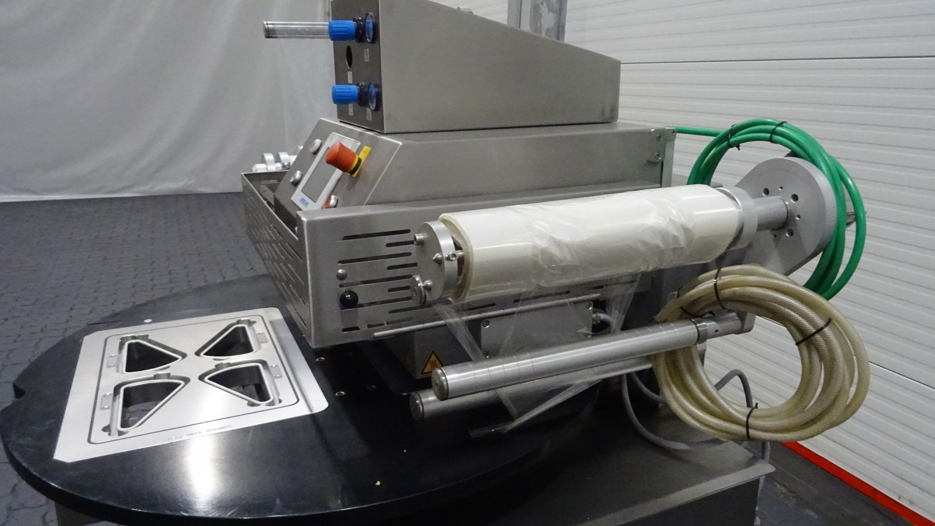 Used Semi-automatic Tray Sealer - Variovac Rotarius VG