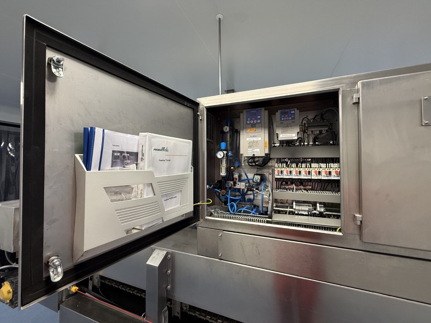 Used Dough processing / rollout line - Rademaker sheeting line with universal line and Packo nitrogen freezer