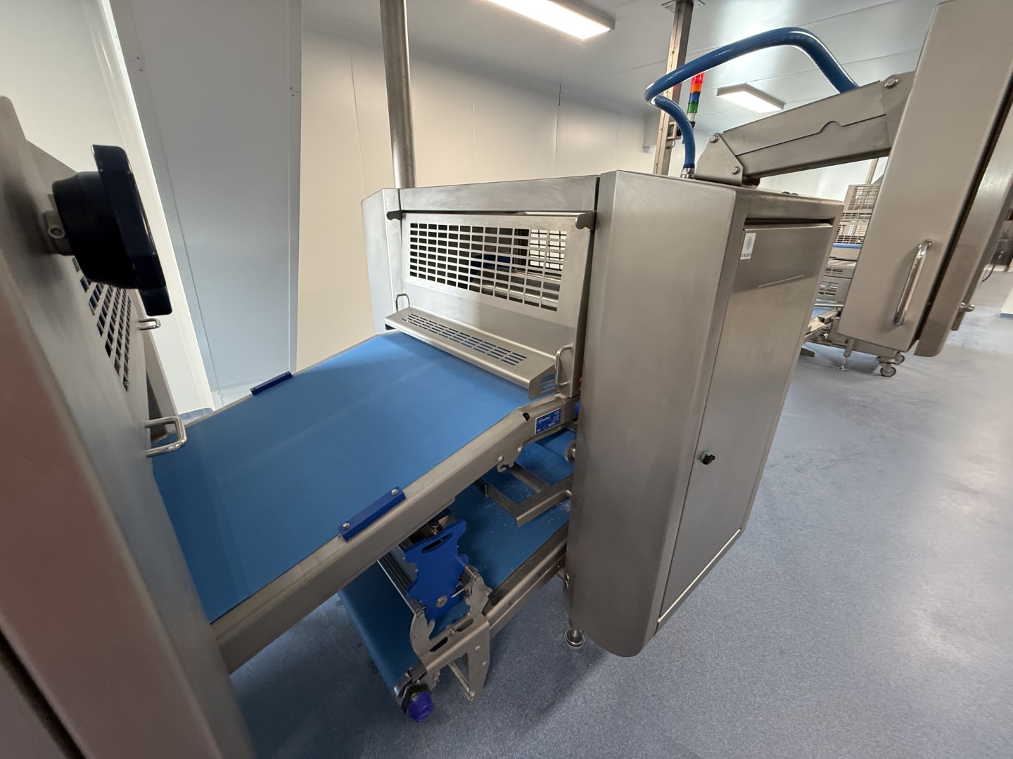 Used Dough processing / rollout line - Rademaker sheeting line with universal line and Packo nitrogen freezer