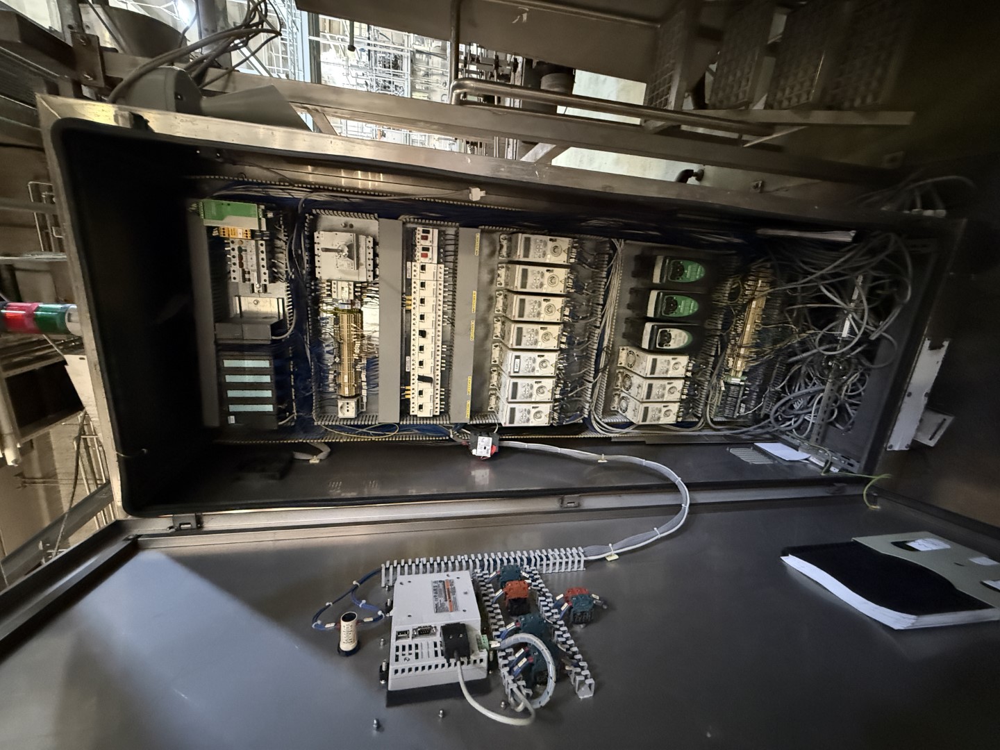 Used Filling, closing, labelling and packing line for plastic containers of 2 liter with fresh milk - Weightpack WFT 32.10.160