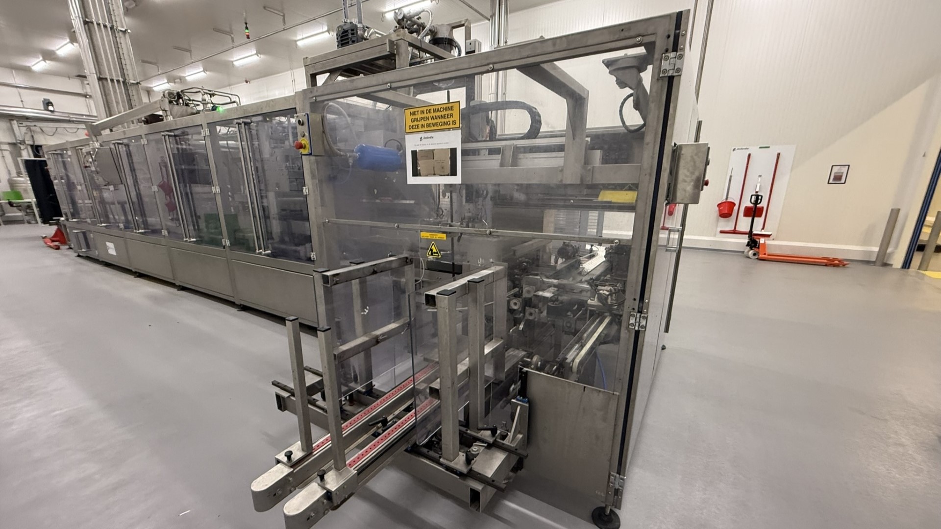 Used Form Fill Seal Machine (FFS) for mini-portions - Alimenta Newpack Division Thermoform FM100/E-20 HC