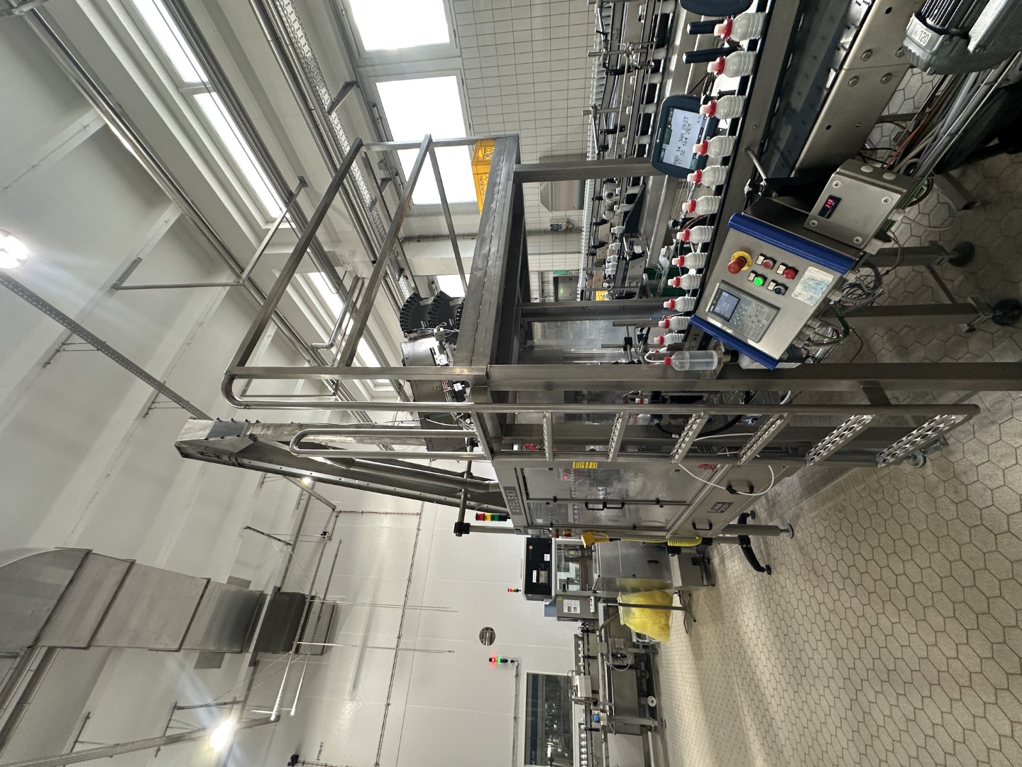 Used Aseptic PET Bottle filling machine - SIG Asbofill 710