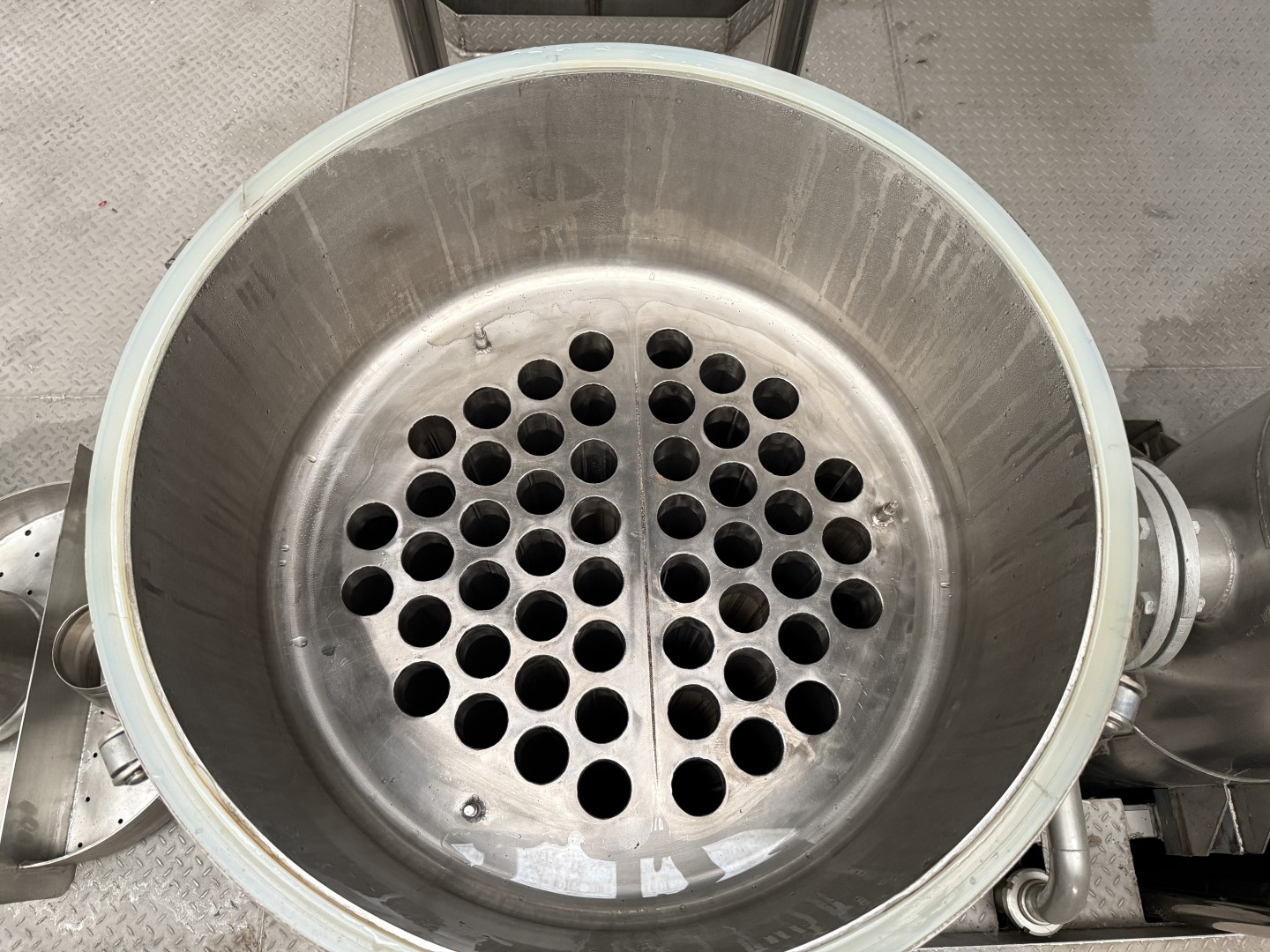 Used Complete GEA Niro Atomizer powder plant with 4-Effect TVR Evaporator, Spray Dryer, Fluidbed Dryer, Cyrstallisation tanks and filling station