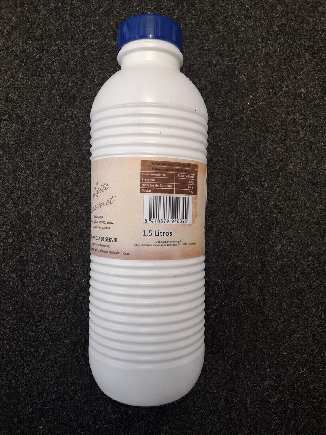 Used Bottle blowing, filling, closing, sterilizing, labelling and packing line for PE bottles of 1,5 liter with milk - Sidel / Remy / Stork