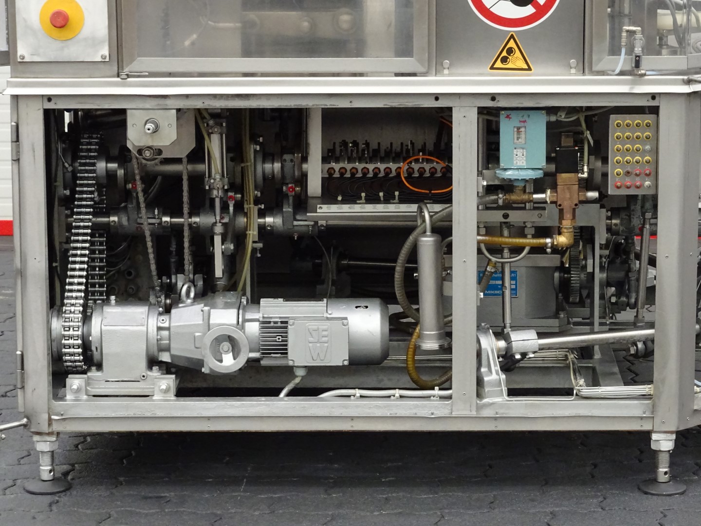 Used Cup filling and sealing machine Ampack Ammann ARL8/2