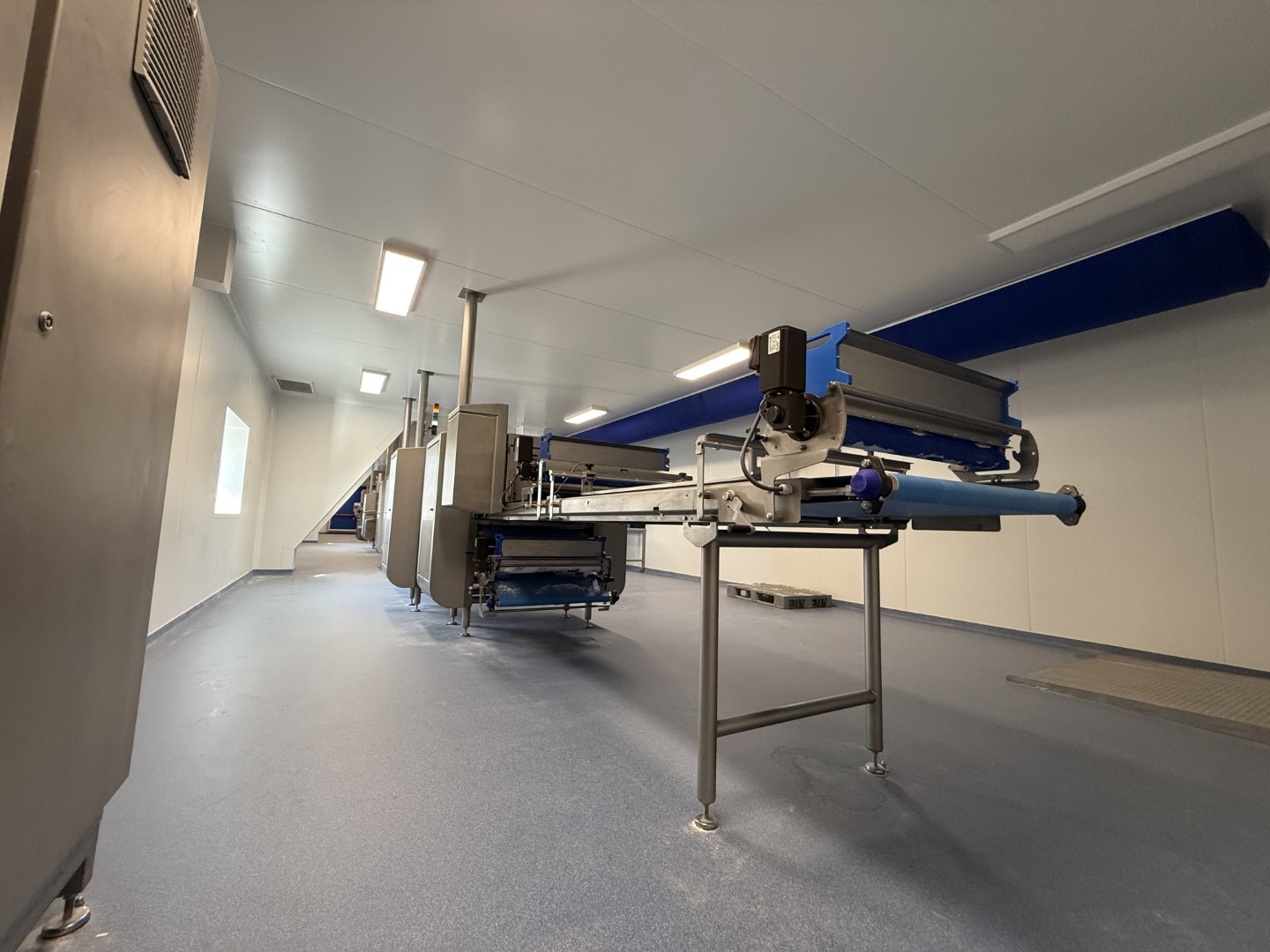 Used Dough processing / rollout line - Rademaker sheeting line with universal line and Packo nitrogen freezer