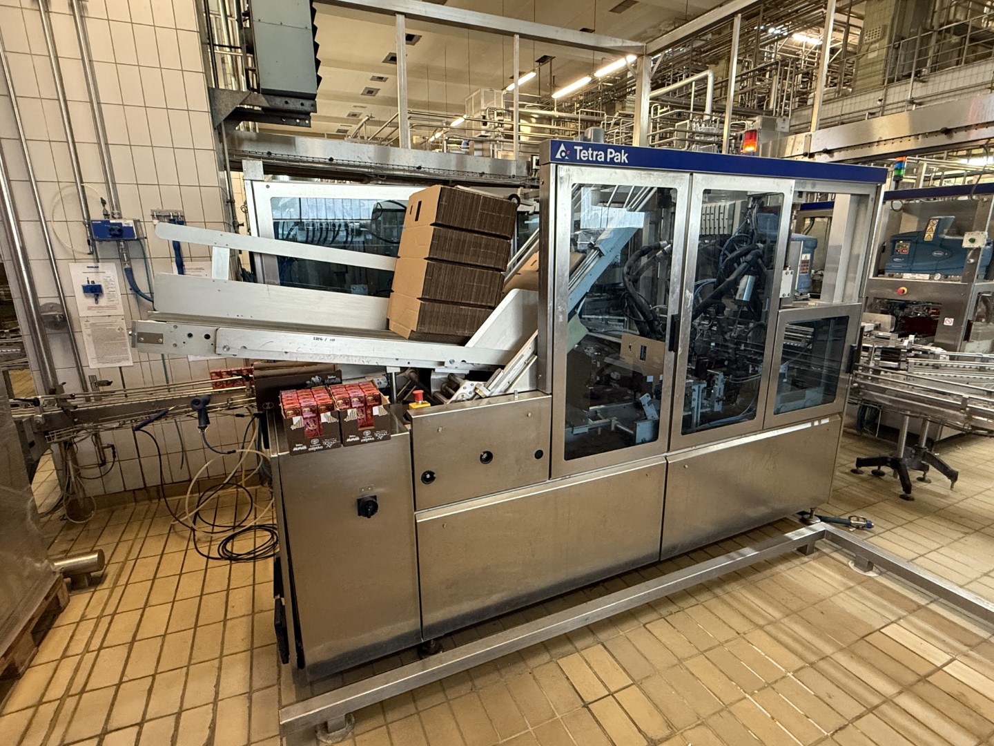 Used Aseptic Carton Filling Line: Tetra Pak TBA/19 - 30 V - 200 ml Slim + Easy Ride + TSA 21 + CBP 70