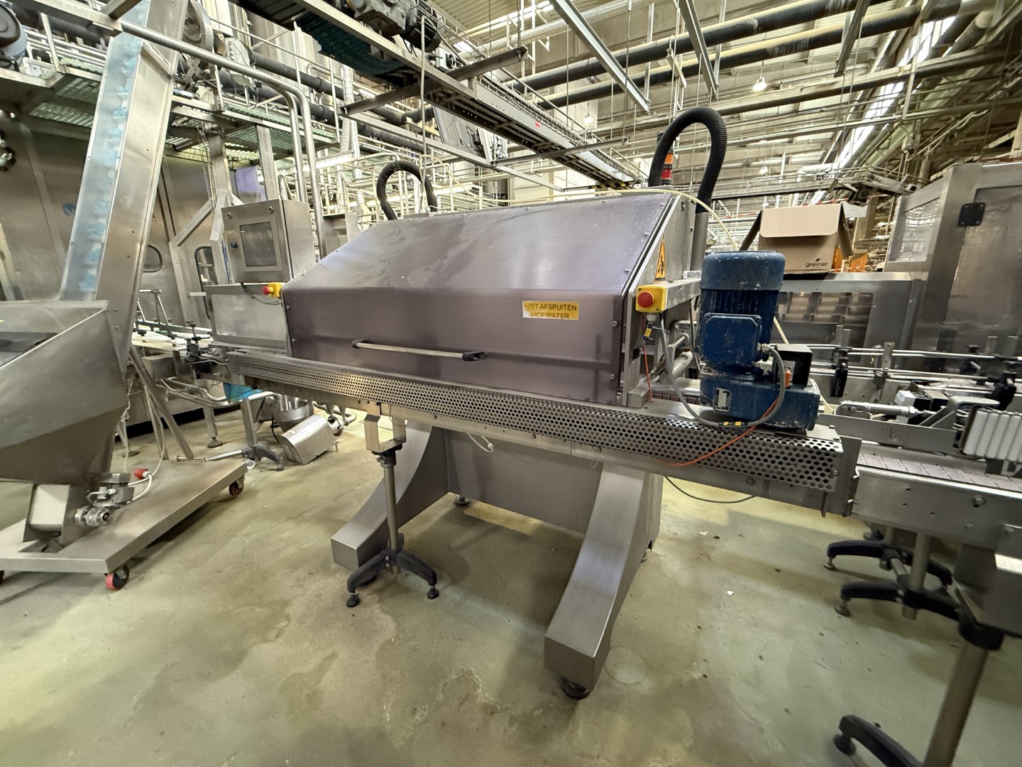 Used Filling, closing, labelling and packing line for plastic containers of 2 liter with fresh milk - Weightpack WFT 32.10.160