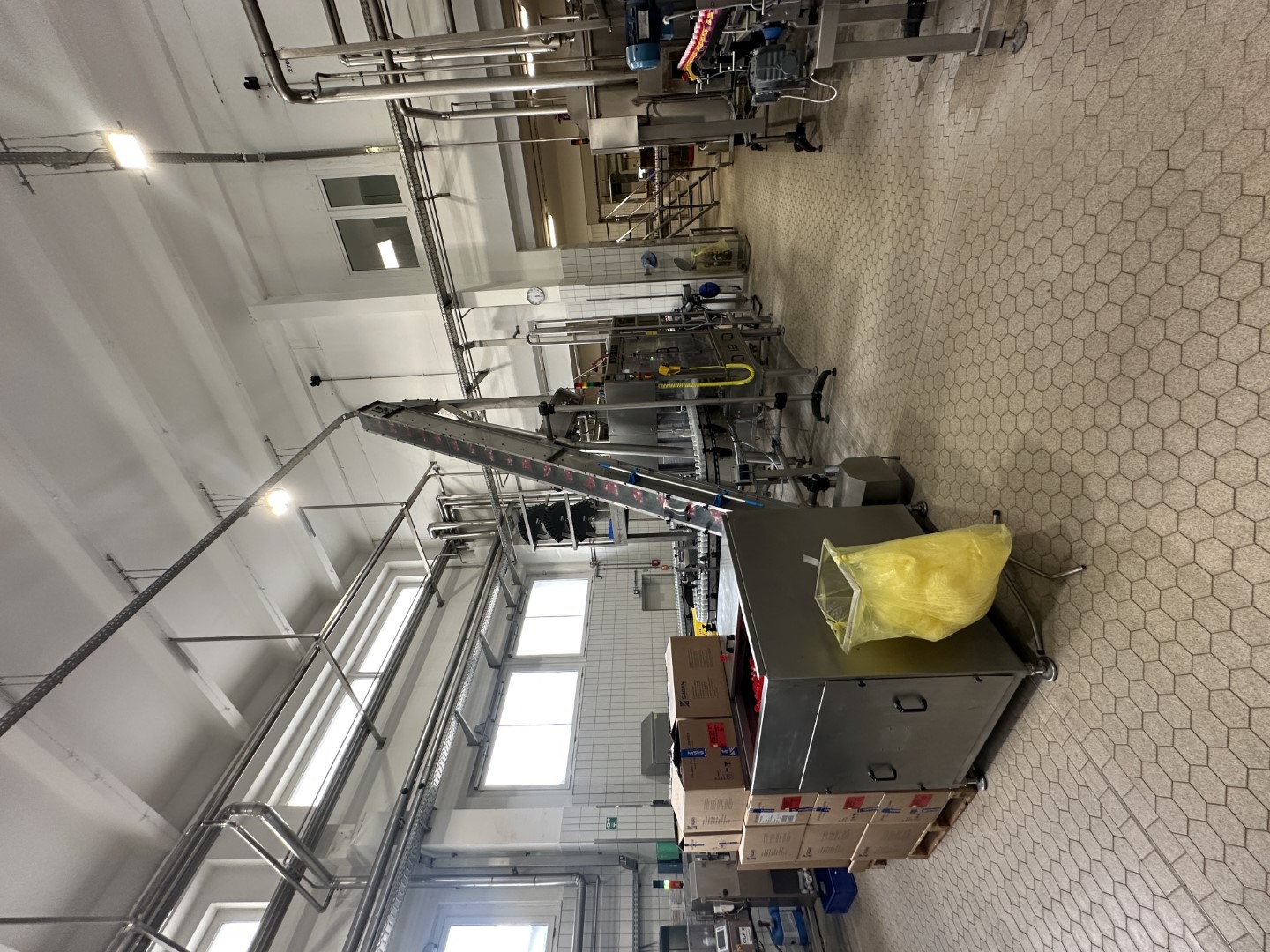 Used Aseptic PET Bottle filling machine - SIG Asbofill 710