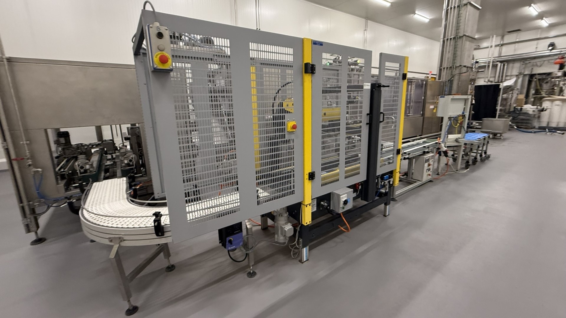 Used Form Fill Seal Machine (FFS) for mini-portions - Alimenta Newpack Division Thermoform FM100/E-20 HC