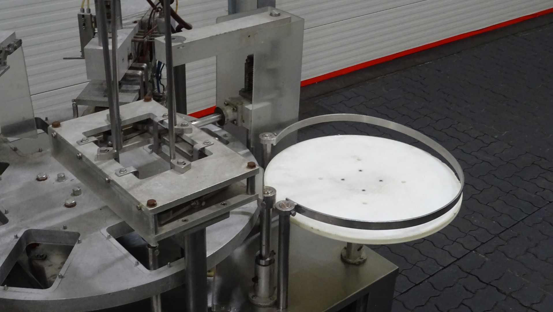 Used Cup filling and sealing machine - Lieder RL5