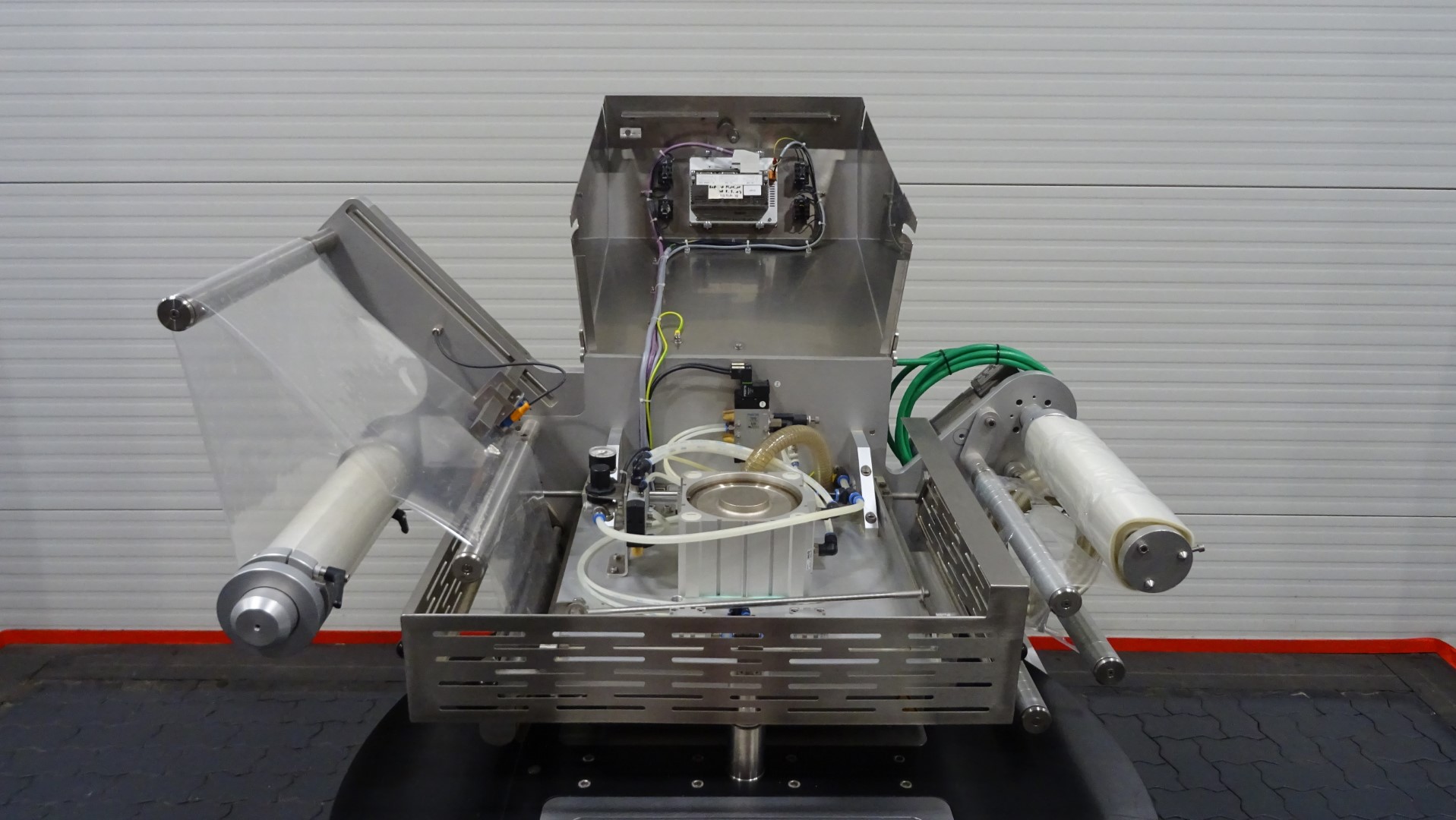 Used Semi-automatic Tray Sealer - Variovac Rotarius VG