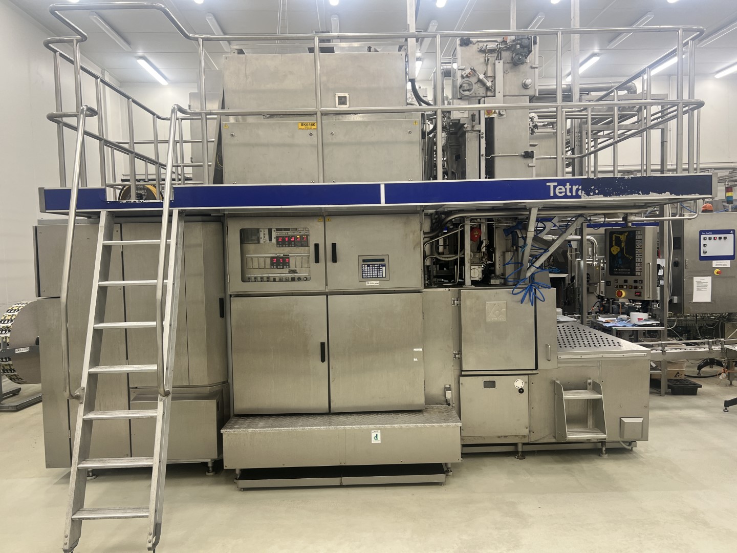 Used Aseptic carton filler Tetra Pak TBA/19 - 10 V - 200 ml Slim