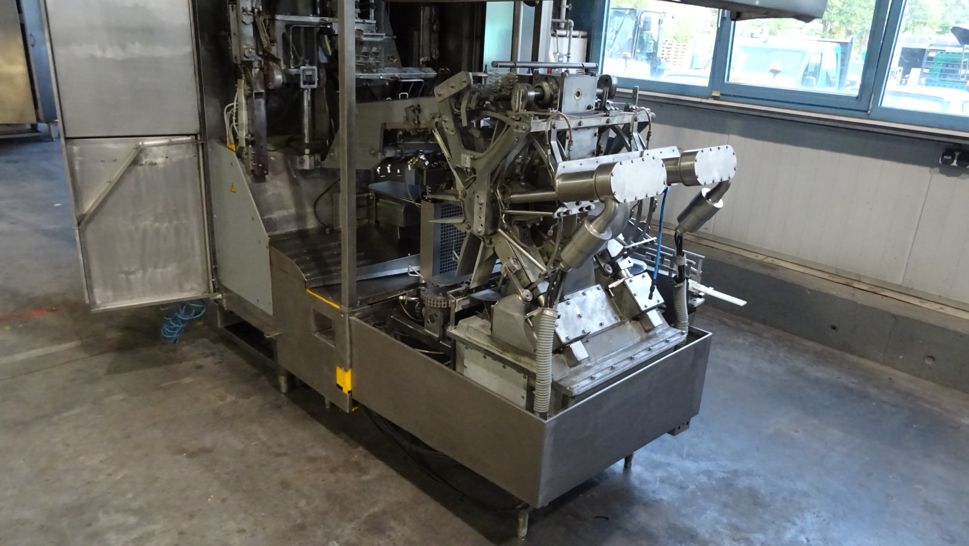Used Aseptic Carton Filler - Tetra Pak TBA/8 - 100 V - 1.000 ml Slim